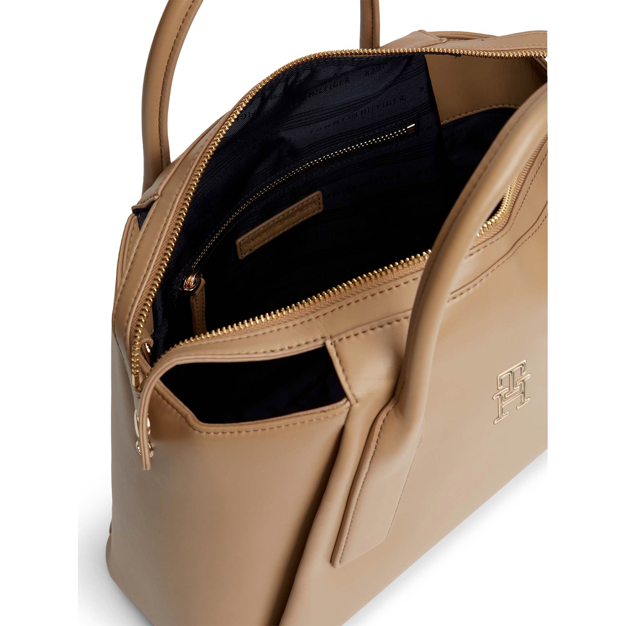 TH_ESSENTIAL_SATCHEL_AW0AW18532_RBC_Image_3