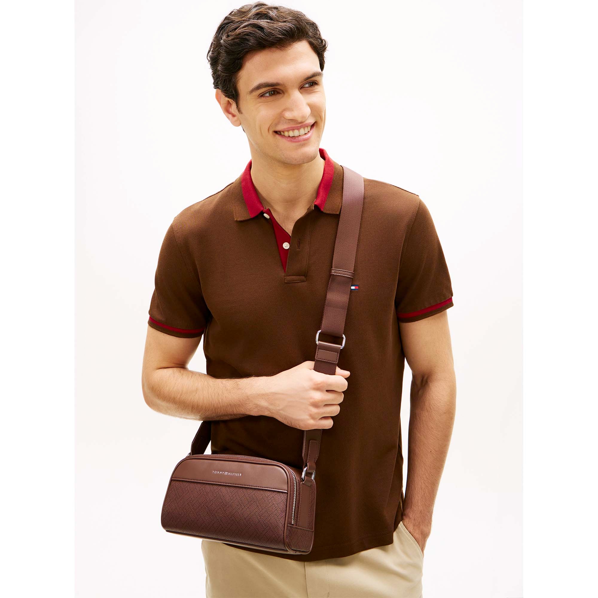 TH_FLAG_MONOGRAM_CAMERA_BAG_AM0AM14297_GB6_Image_5