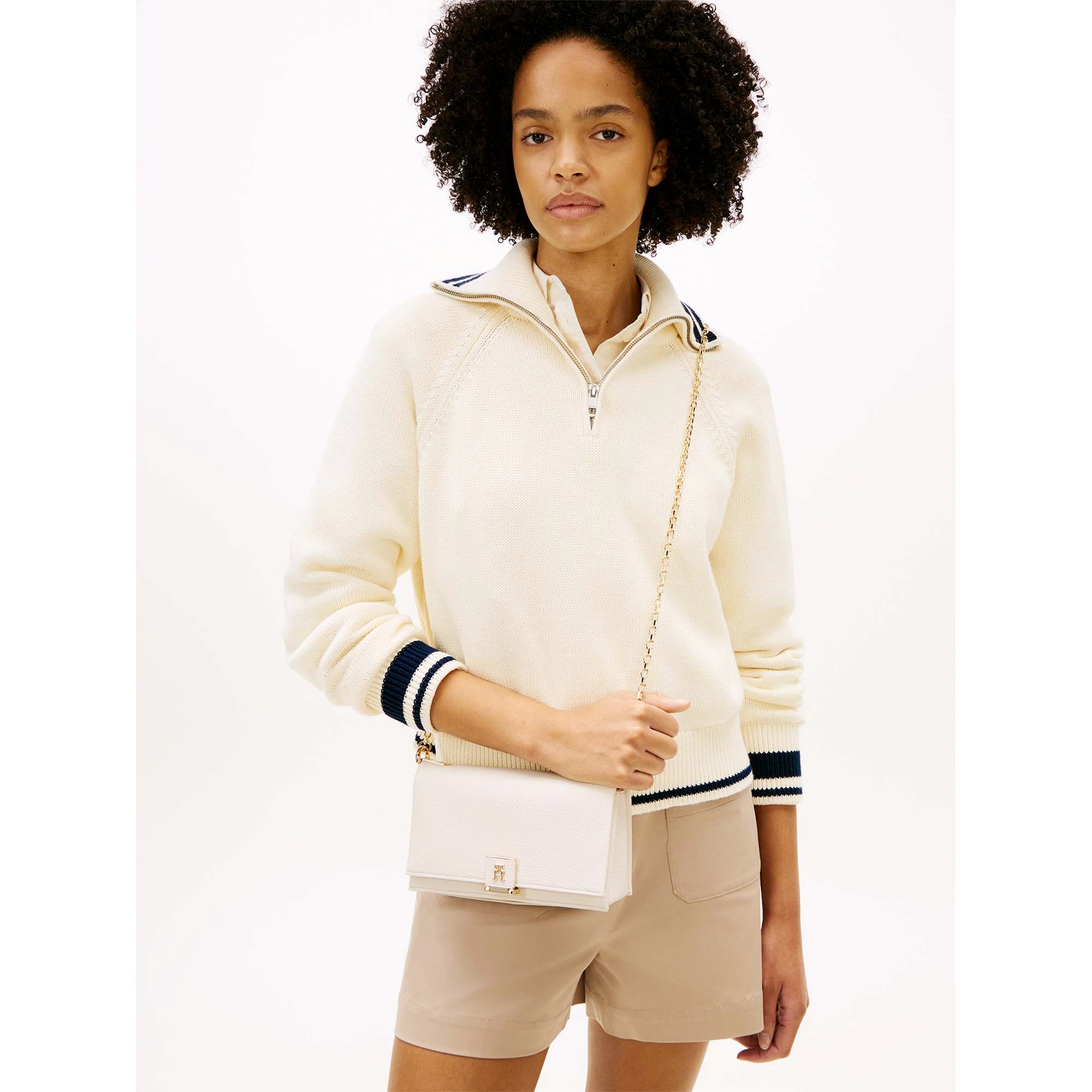 TH_HER_CHAIN_CROSSOVER_AW0AW17403_AEO_Image_5