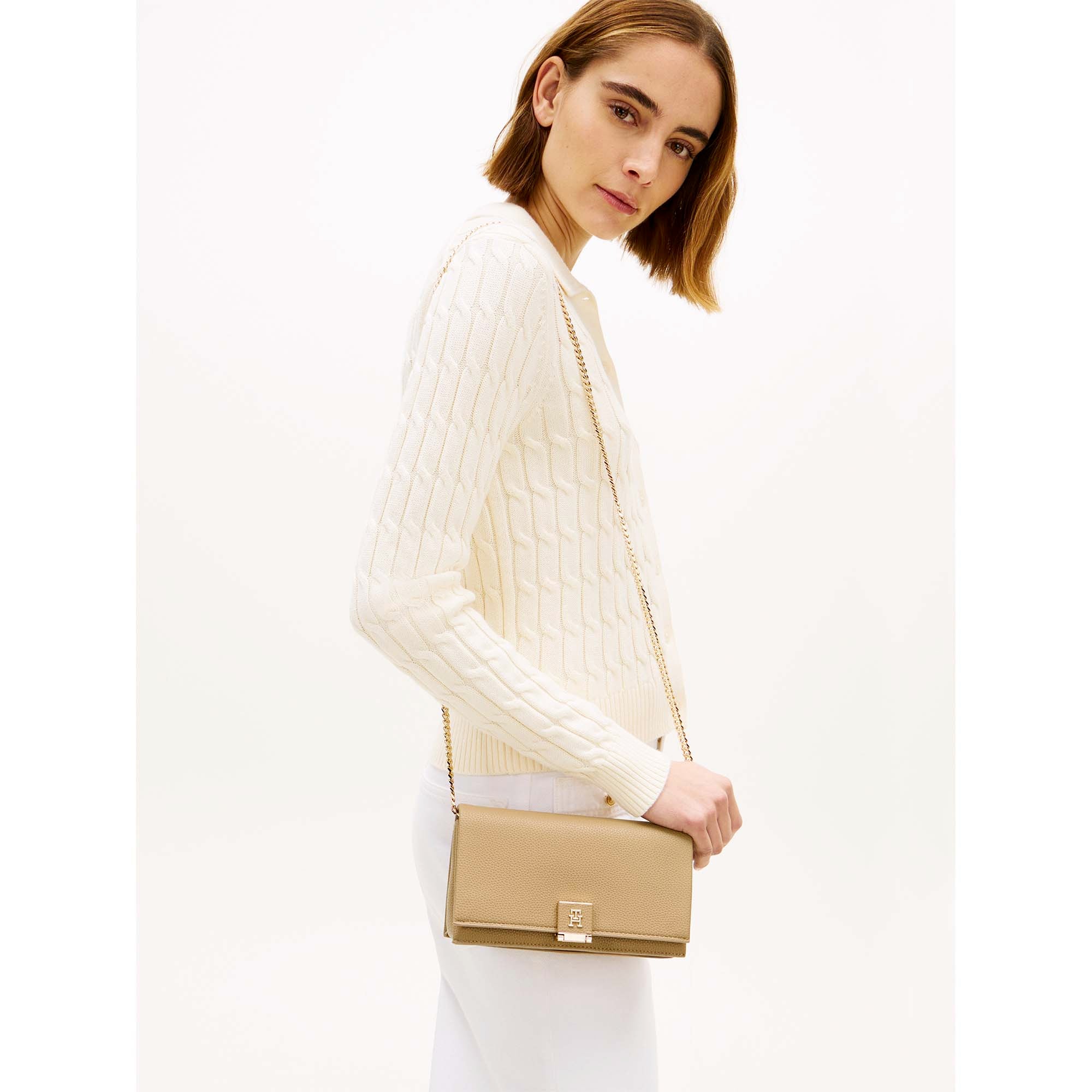 TH_HER_CHAIN_CROSSOVER_AW0AW17403_RBC_Image_5