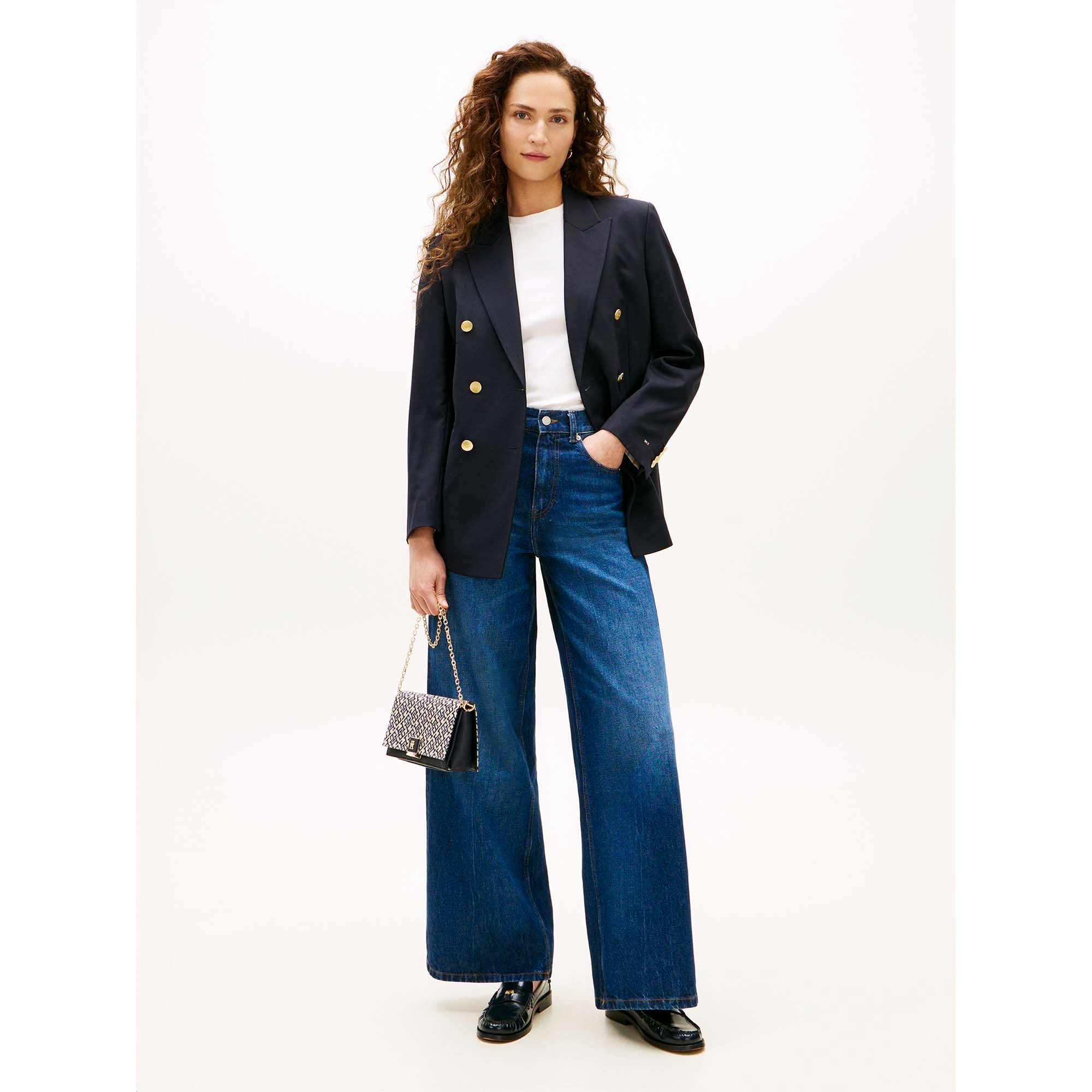 TH_HER_CHAIN_CROSS_JACQU_AW0AW18637_0GY_Image_5