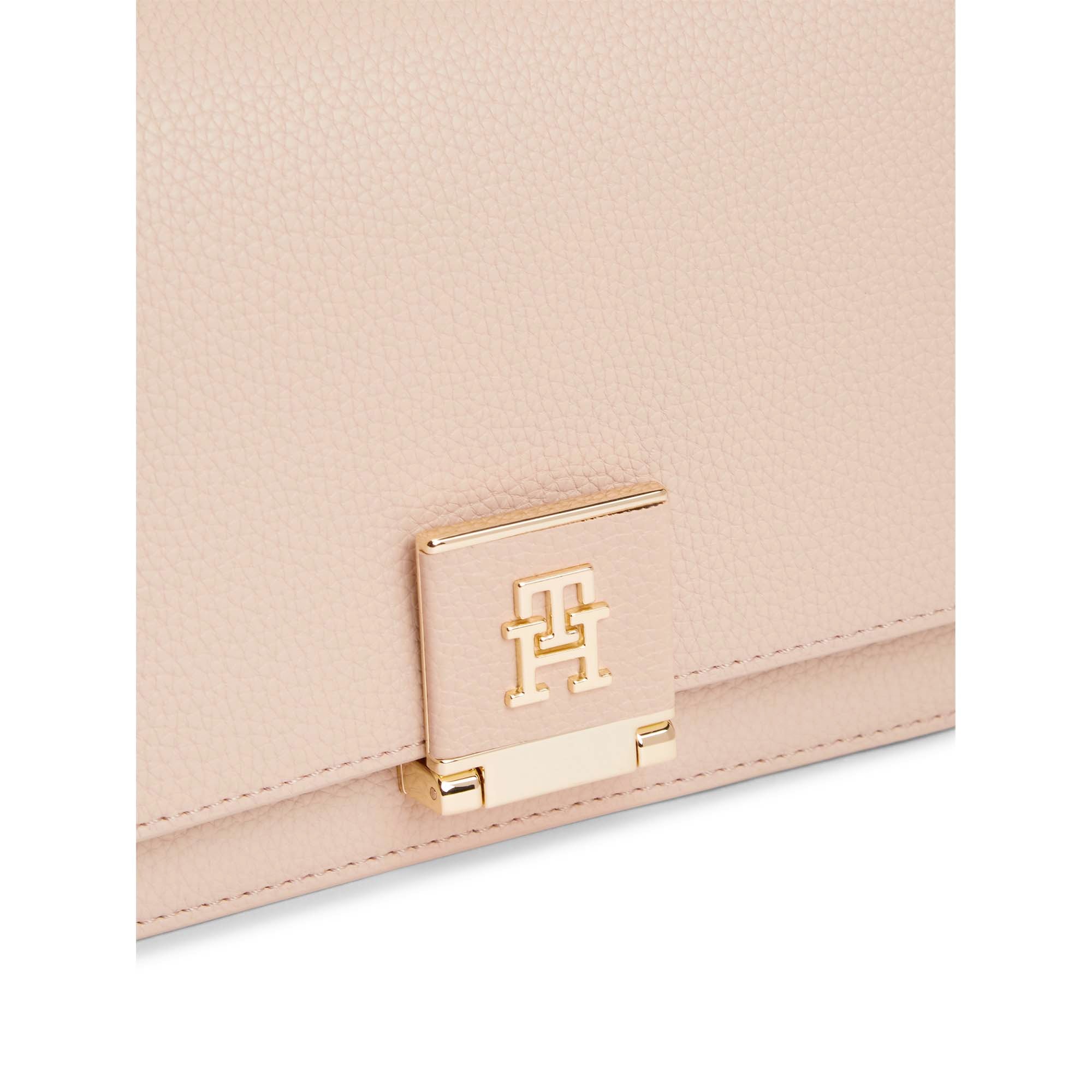 TH_HER_MED_CROSSOVER_AW0AW17216_TRY_Image_4