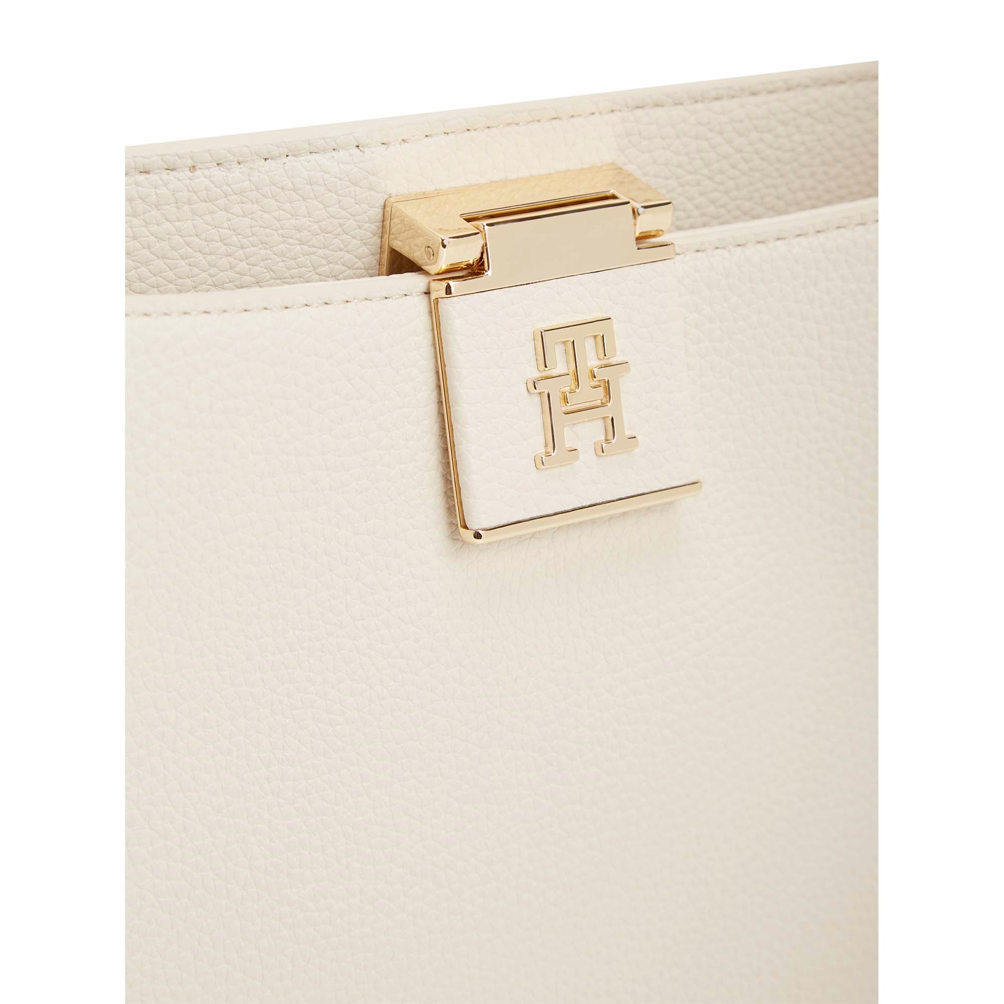 TH_HER_MED_SATCHEL_AW0AW17191_AEO_Image_4