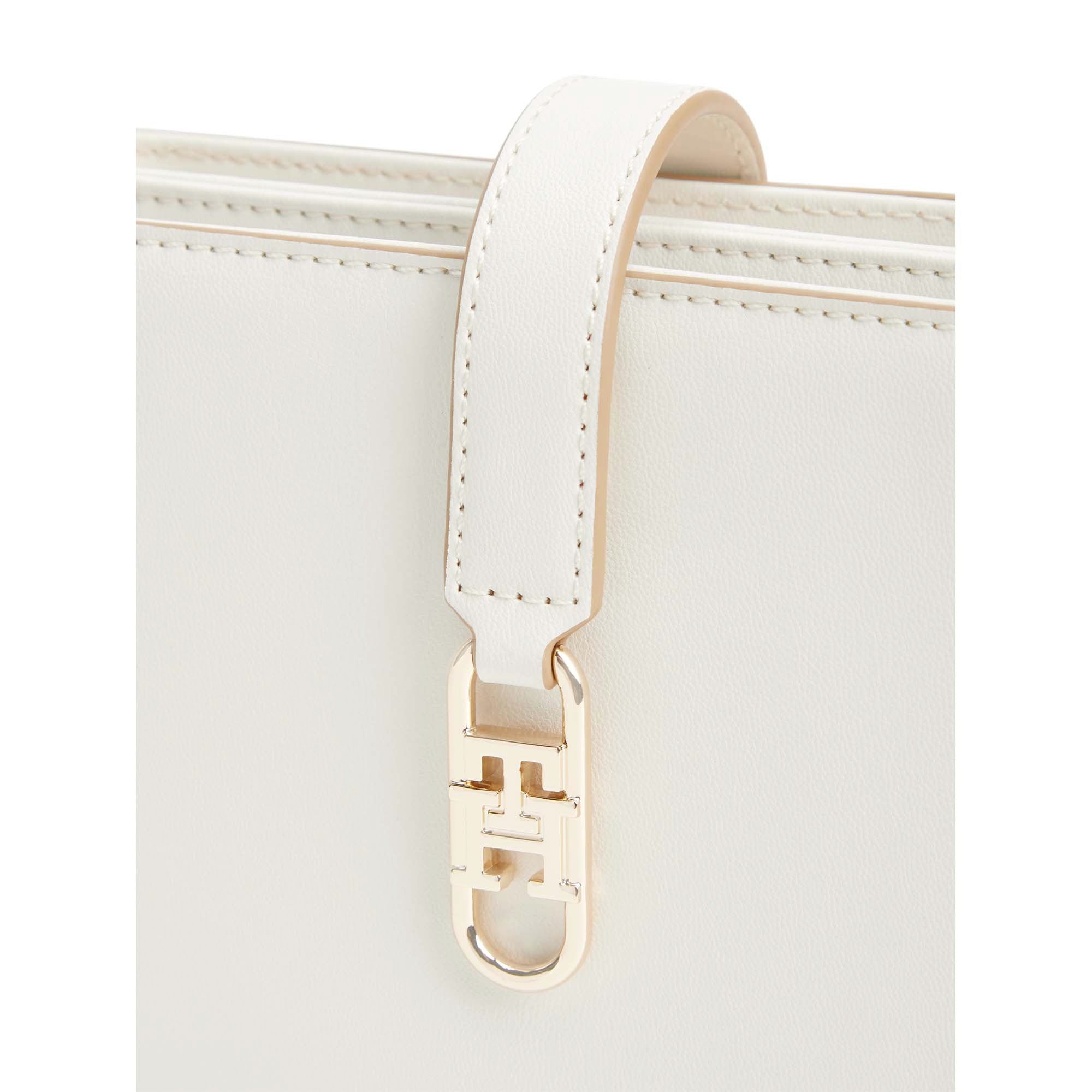 TH_LIBRE_CHAIN_CROSSOVER_AW0AW18614_AEO_Image_3