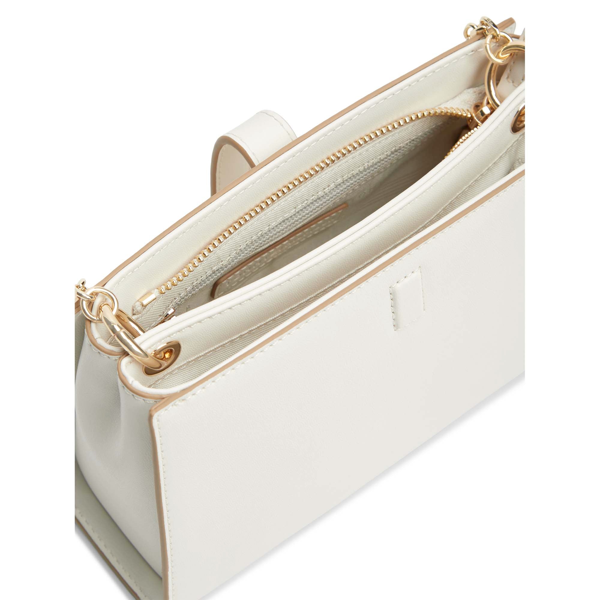 TH_LIBRE_CHAIN_CROSSOVER_AW0AW18614_AEO_Image_4