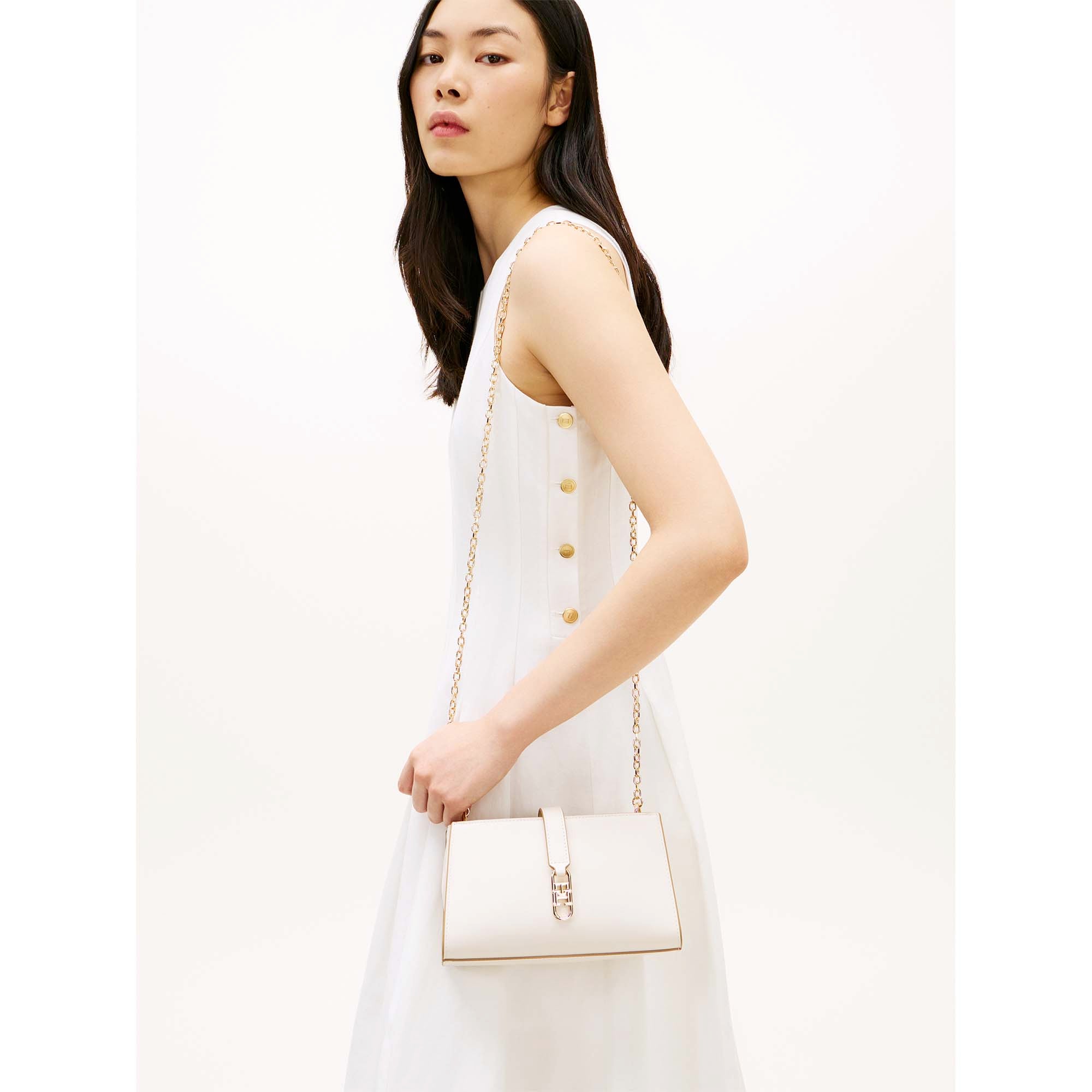 TH_LIBRE_CHAIN_CROSSOVER_AW0AW18614_AEO_Image_5