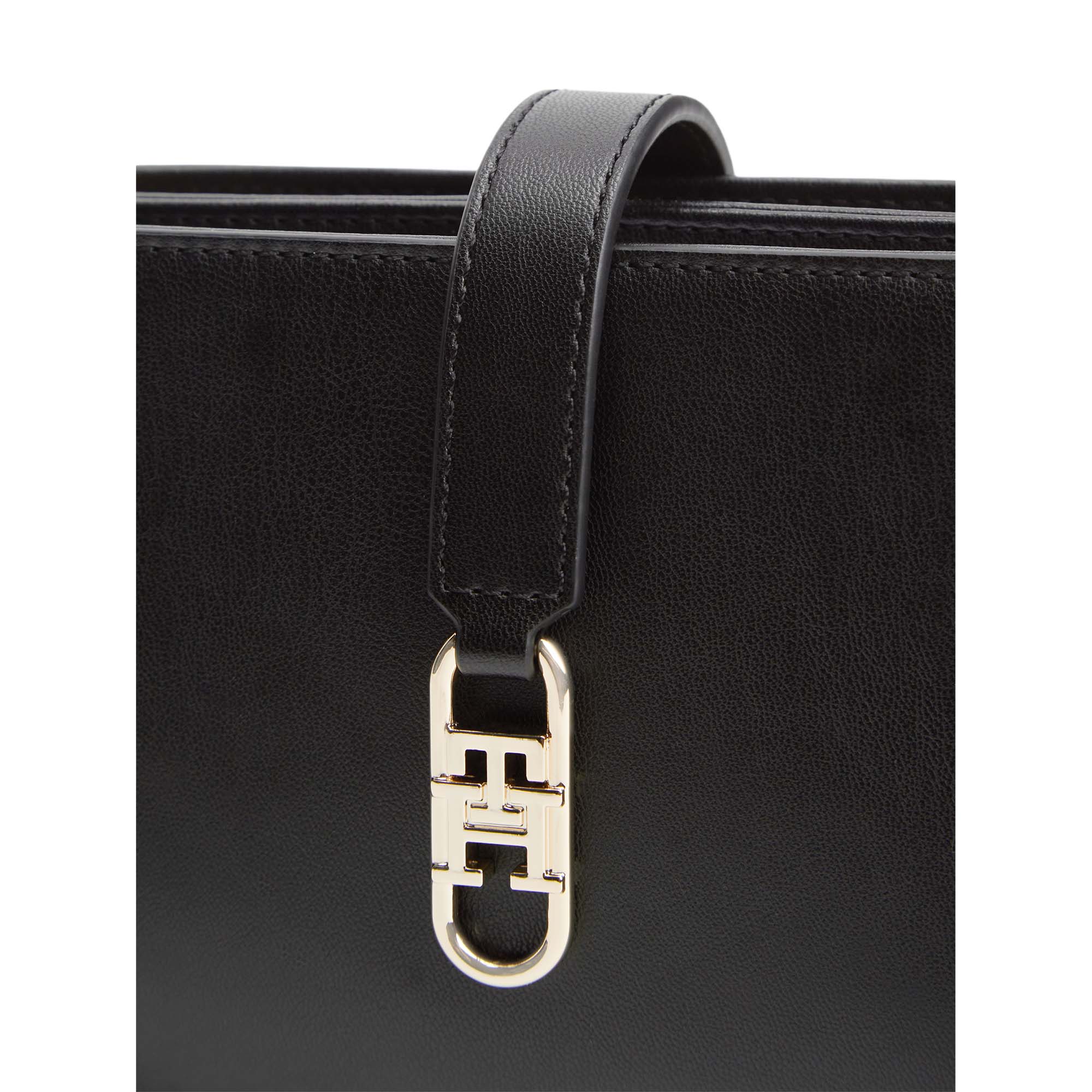 TH_LIBRE_CHAIN_CROSSOVER_AW0AW18614_BDS_Image_3