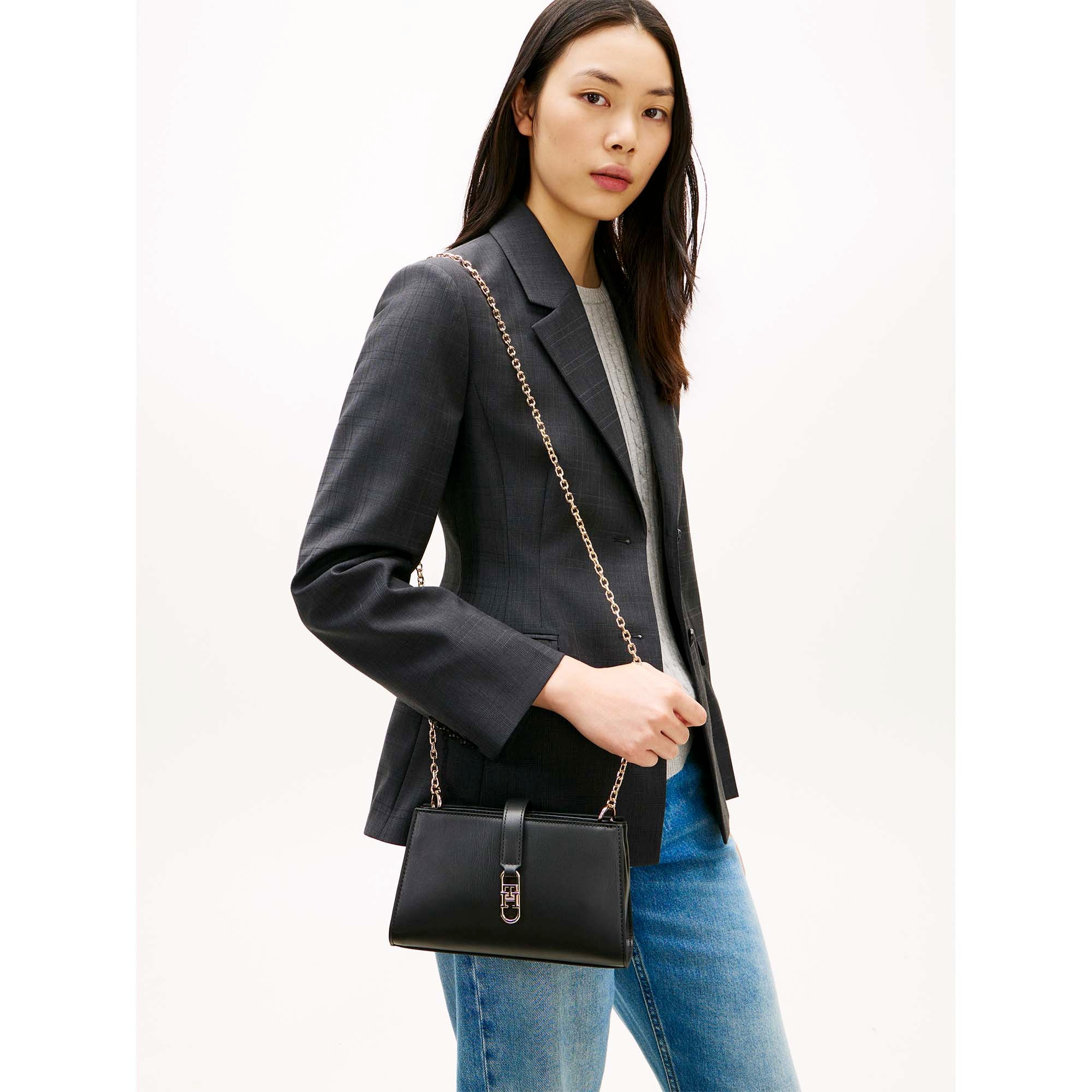 TH_LIBRE_CHAIN_CROSSOVER_AW0AW18614_BDS_Image_5