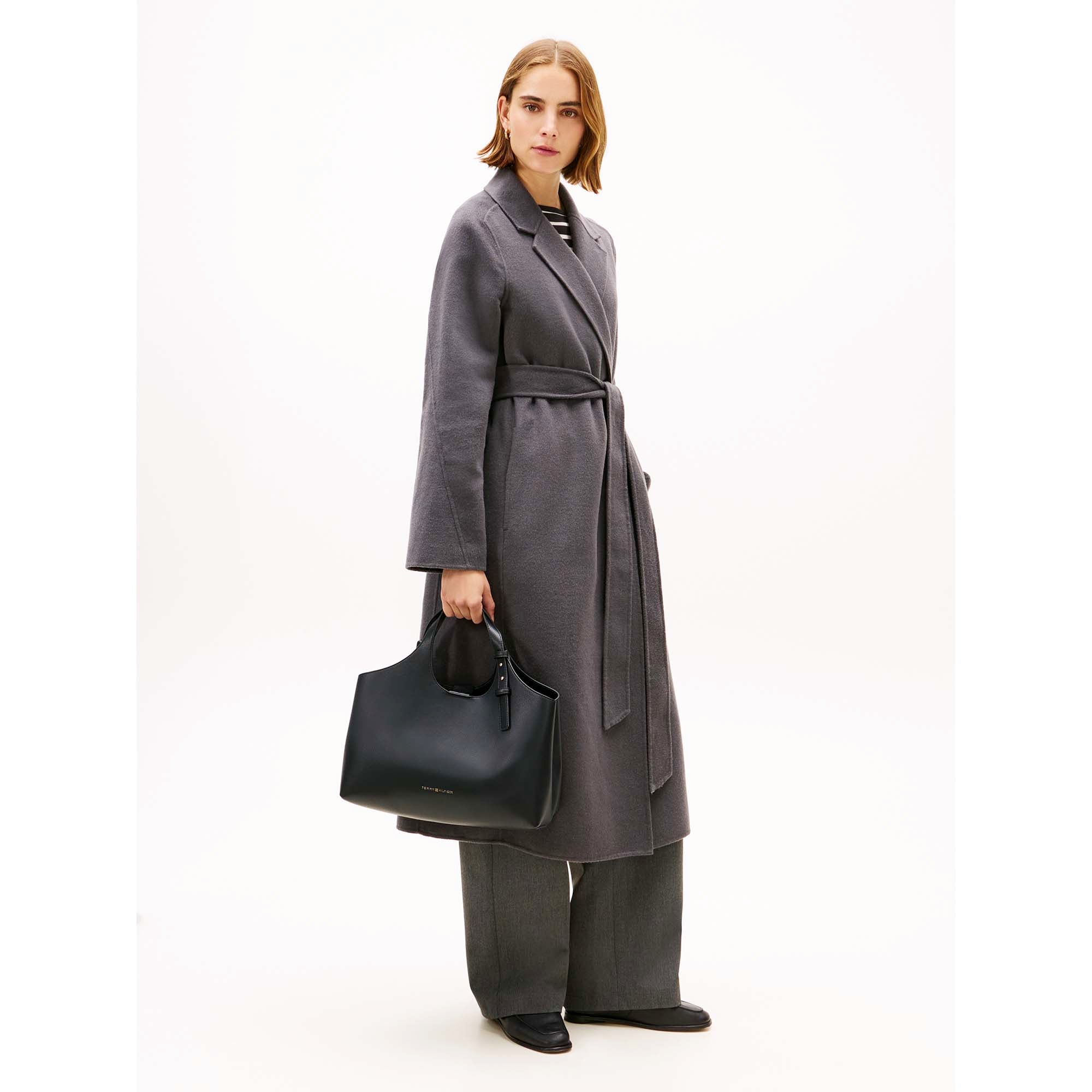 TH_LOGO_SATCHEL_AW0AW18282_BDS_Image_5