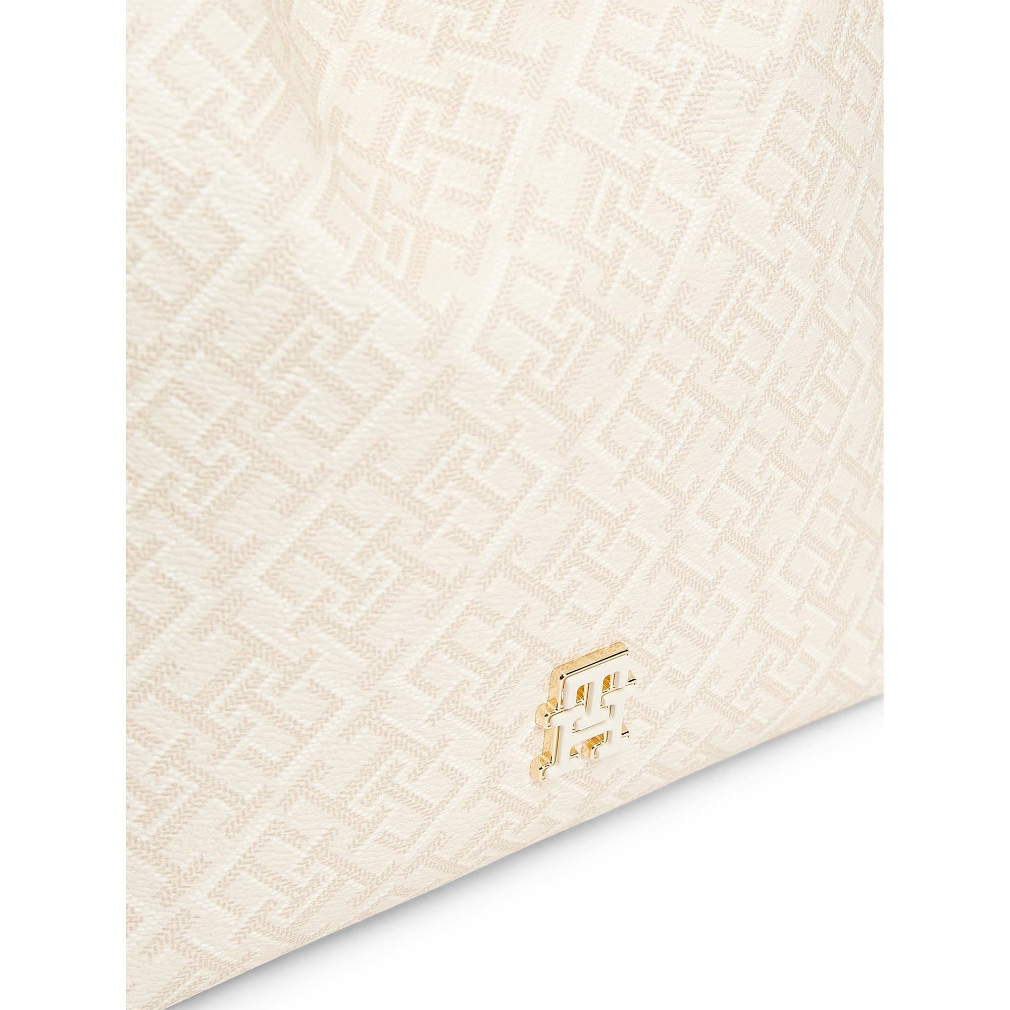 TH_MONOPLAY_BUCKET_LE_AW0AW18847_0F4_Image_3