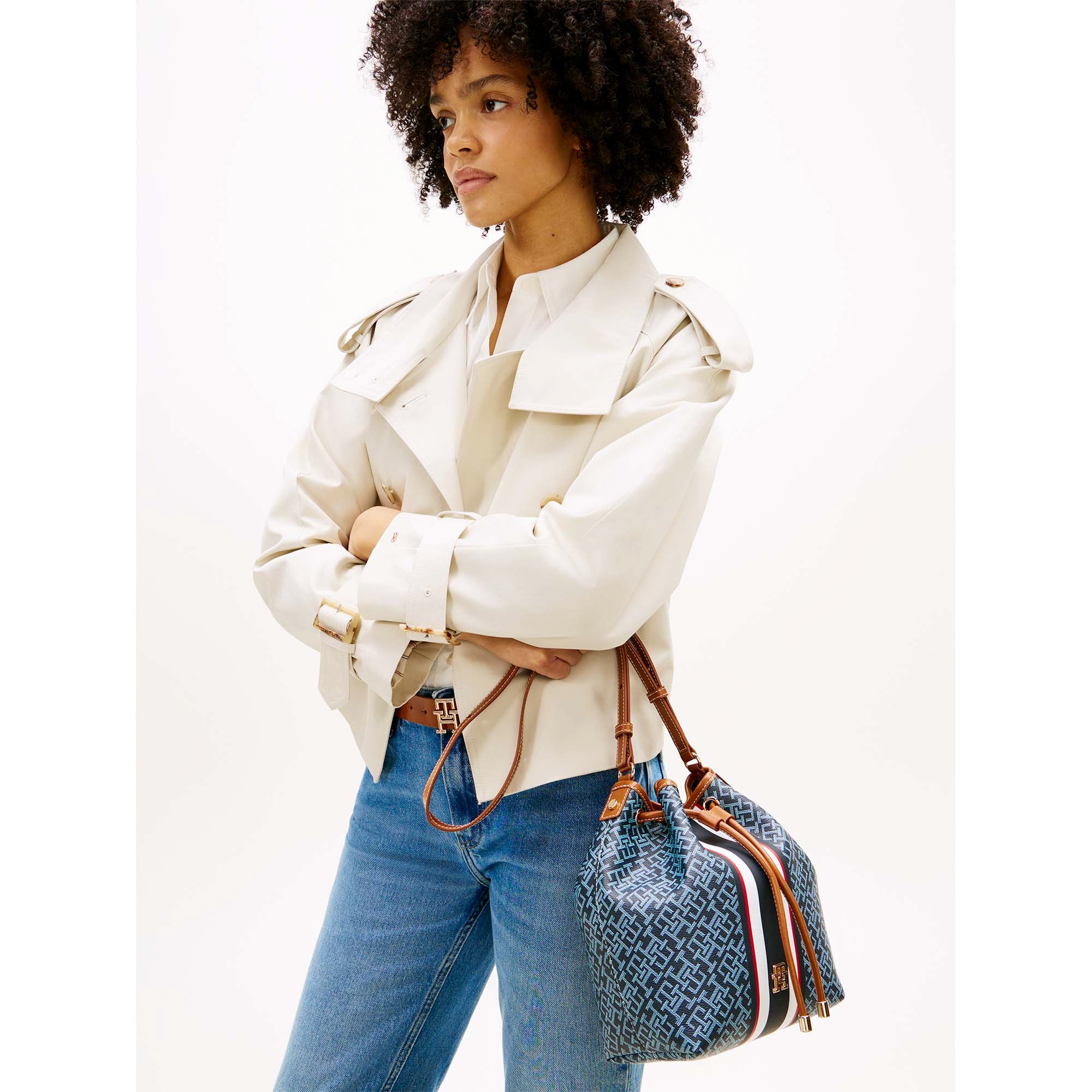 TH_MONOPLAY_BUCKET_STRIPE_LE_AW0AW18392_0GY_Image_5