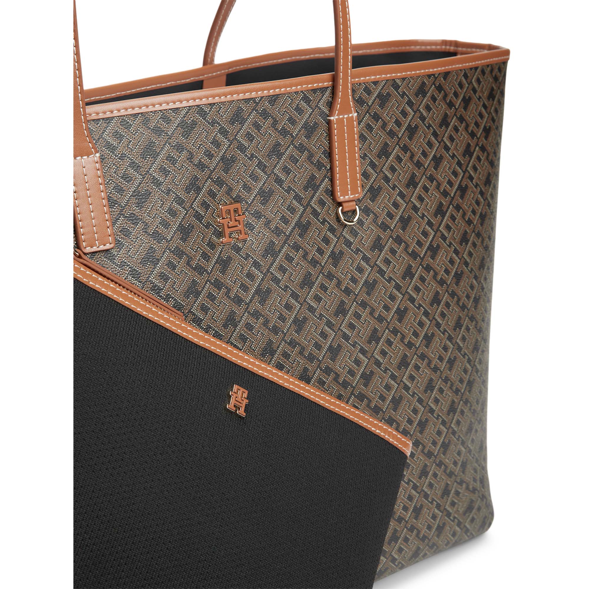 TH_MONOPLAY_MAXI_TOTE_LE_AW0AW18850_0GJ_Image_3
