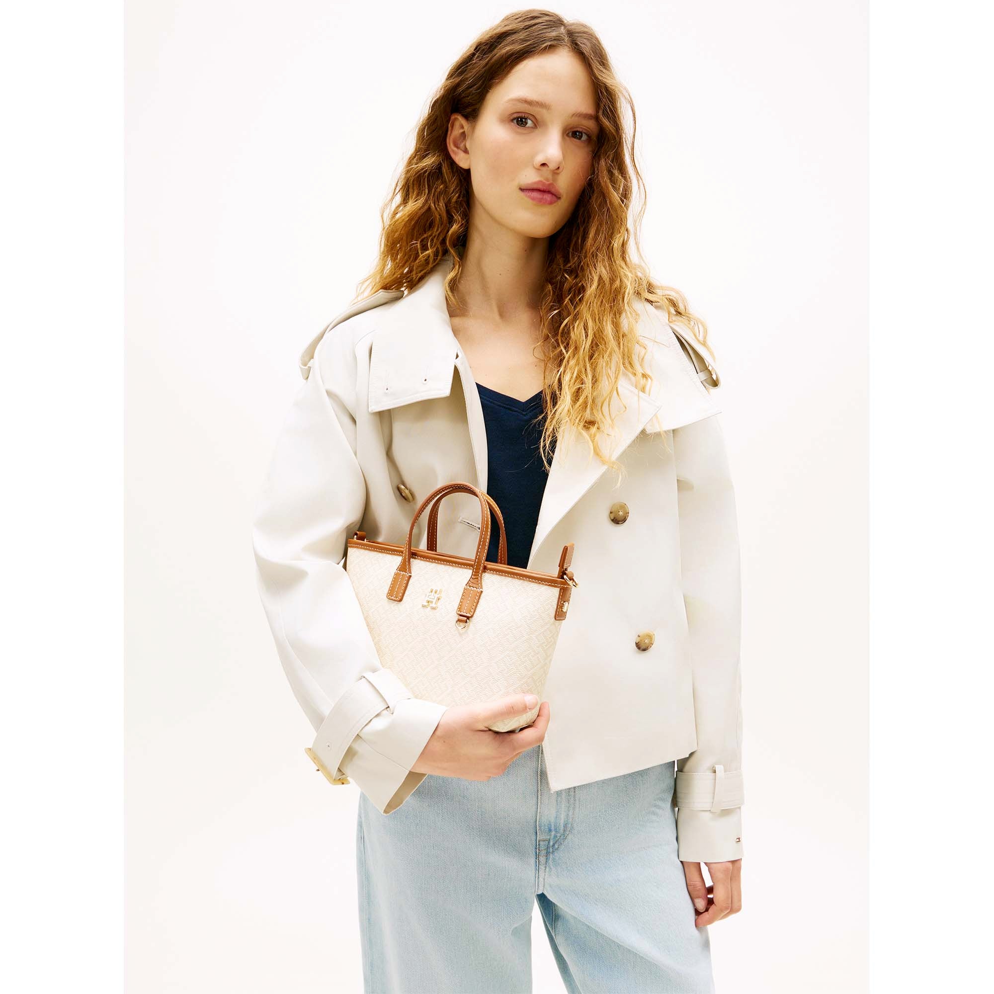 TH_MONOPLAY_MINI_TOTE_LE_AW0AW18848_0F4_Image_5