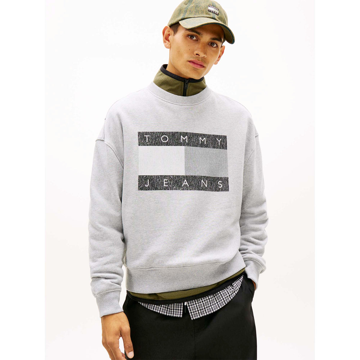 TJM_90S_DISTRESSED_F_DM0DM22384_Q13_Image_2