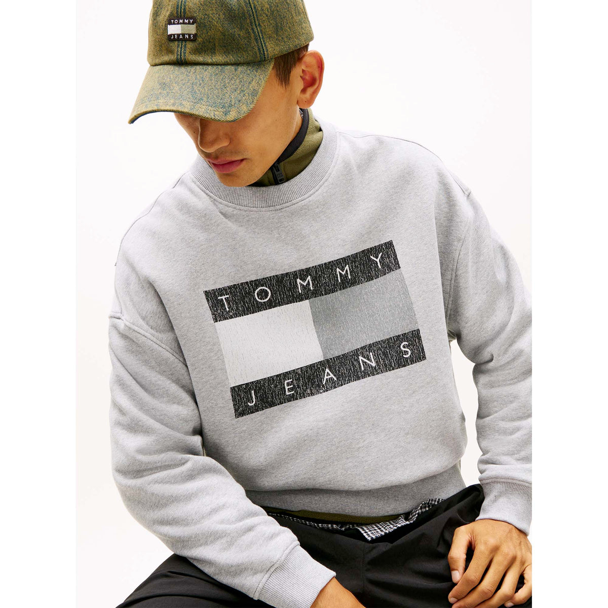 TJM_90S_DISTRESSED_F_DM0DM22384_Q13_Image_4