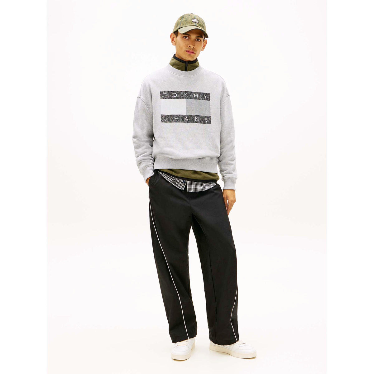TJM_90S_DISTRESSED_F_DM0DM22384_Q13_Image_5
