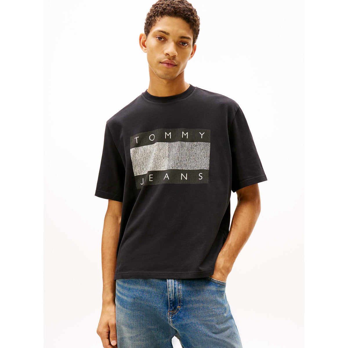 TJM_90S_DISTRESSED_F_DM0DM22463_BDS_Image_2