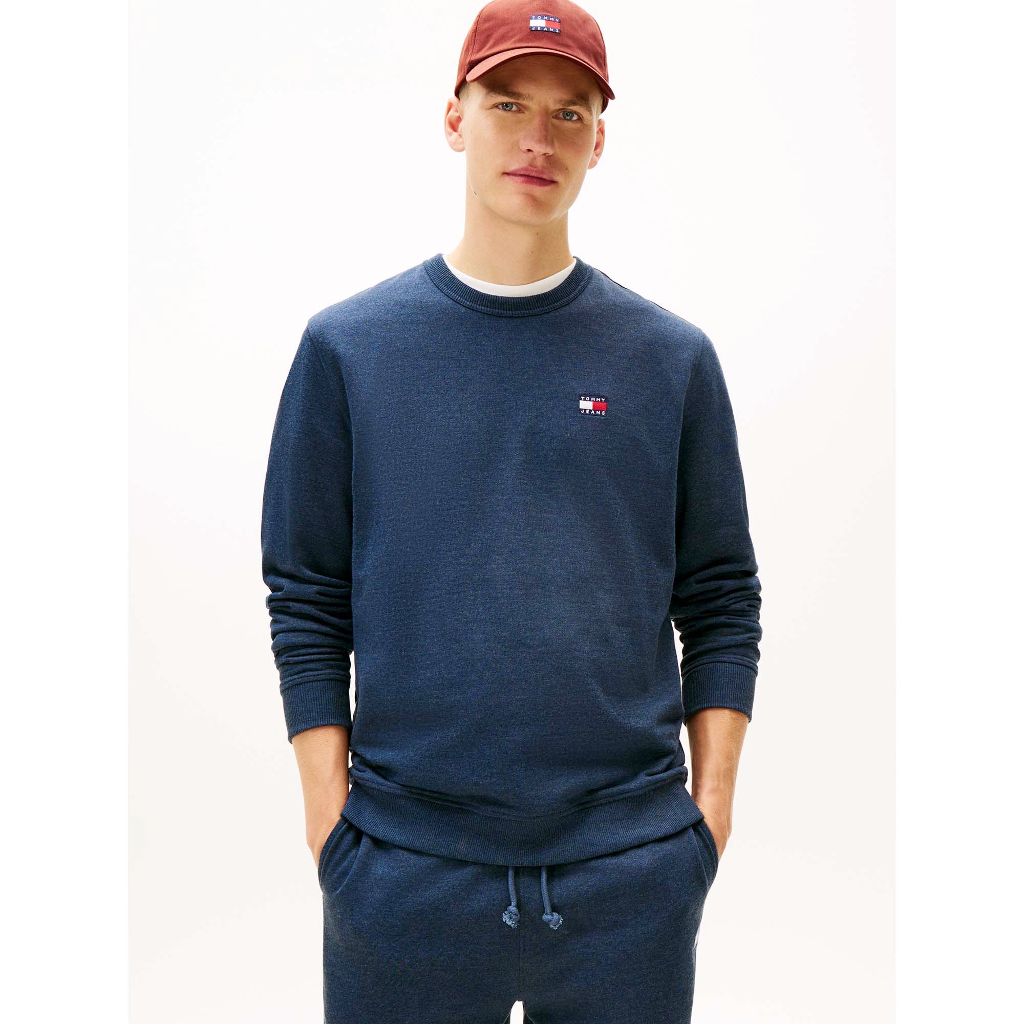 TJM_REG_BADGE_CREW_E_DM0DM22665_C1G_Image_2