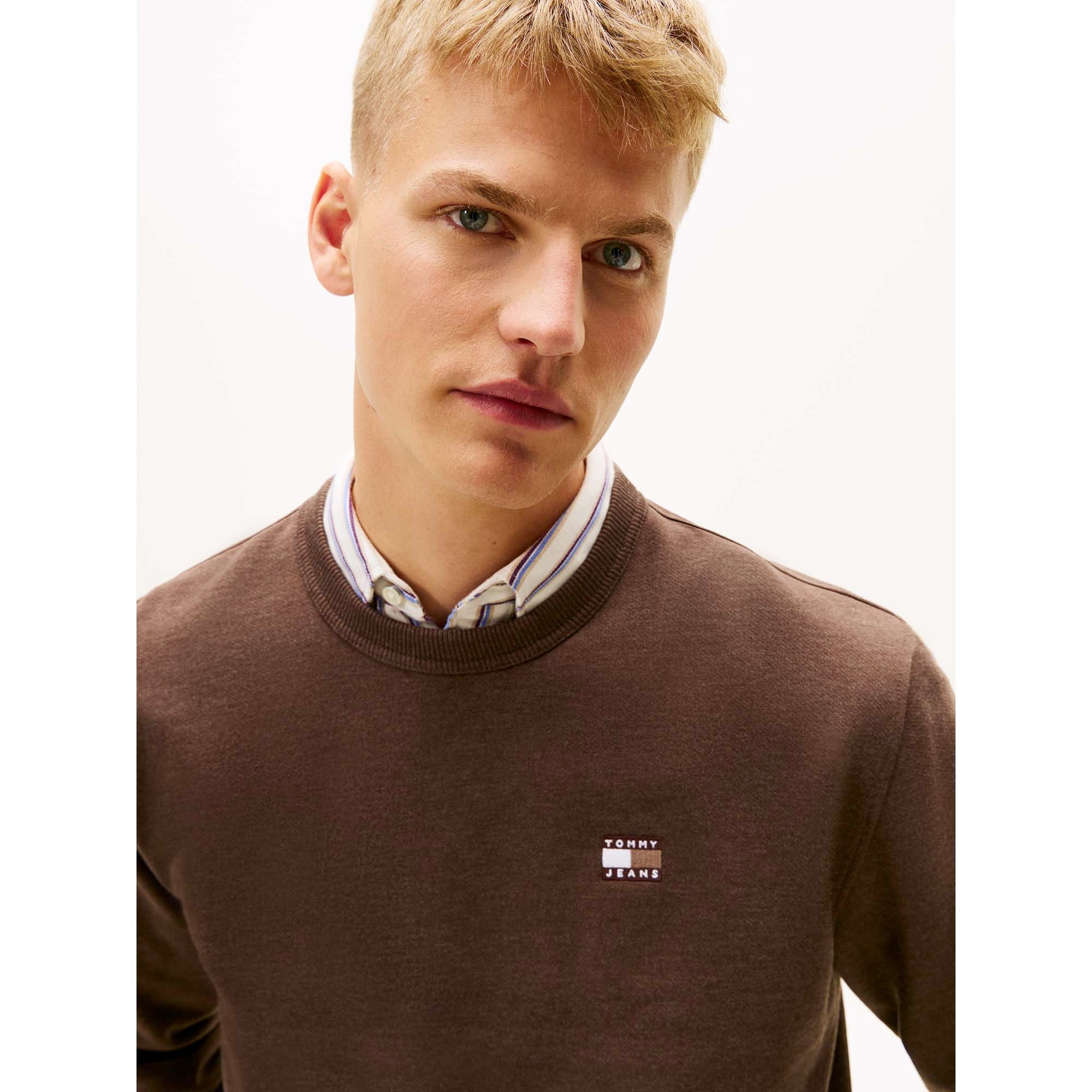 TJM_REG_BADGE_CREW_E_DM0DM22665_GW1_Image_4