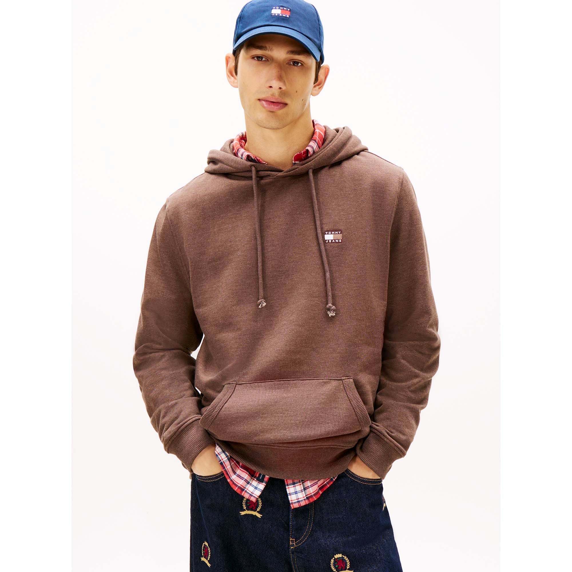 TJM_REG_BADGE_HOODIE_DM0DM22666_GW1_Image_2