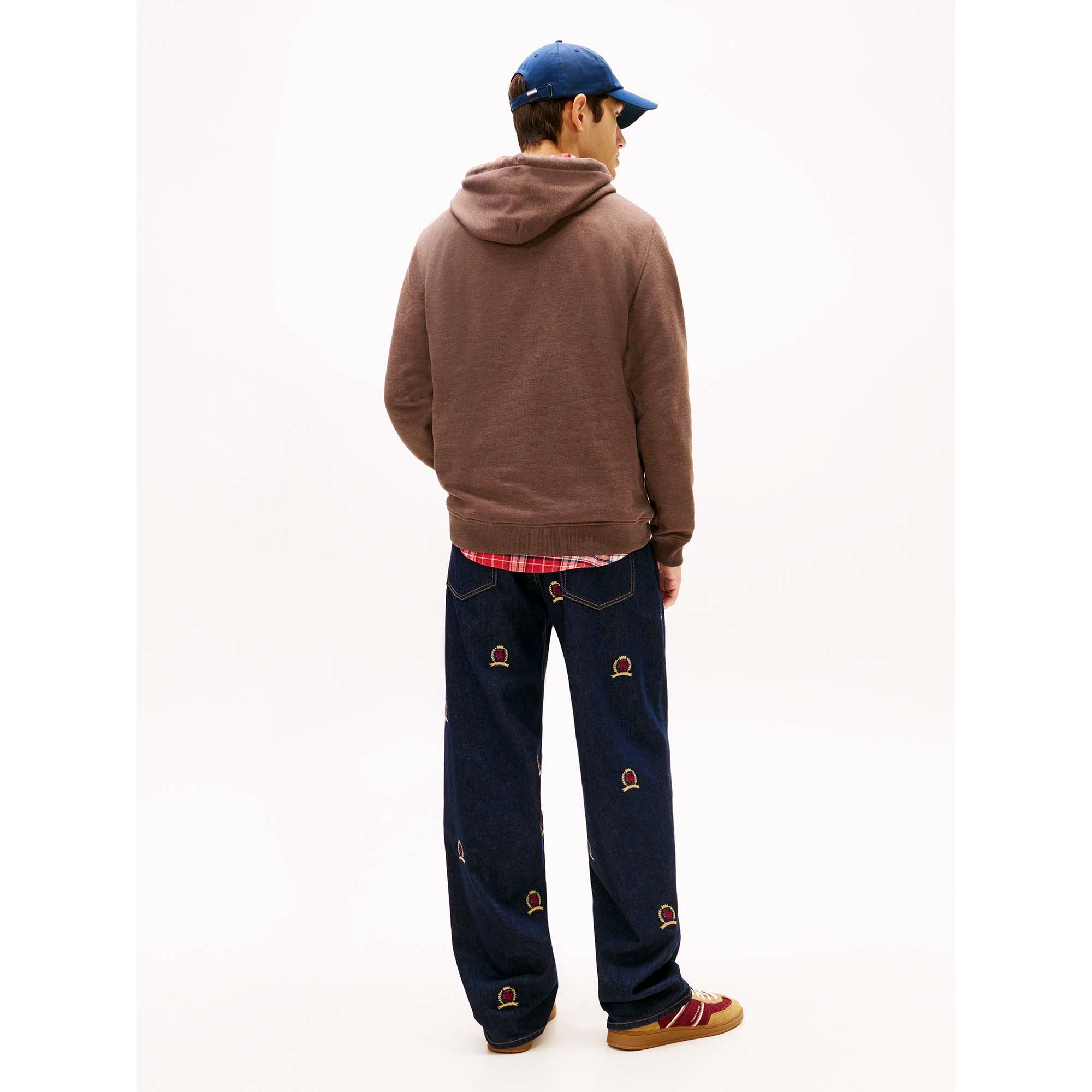 TJM_REG_BADGE_HOODIE_DM0DM22666_GW1_Image_3
