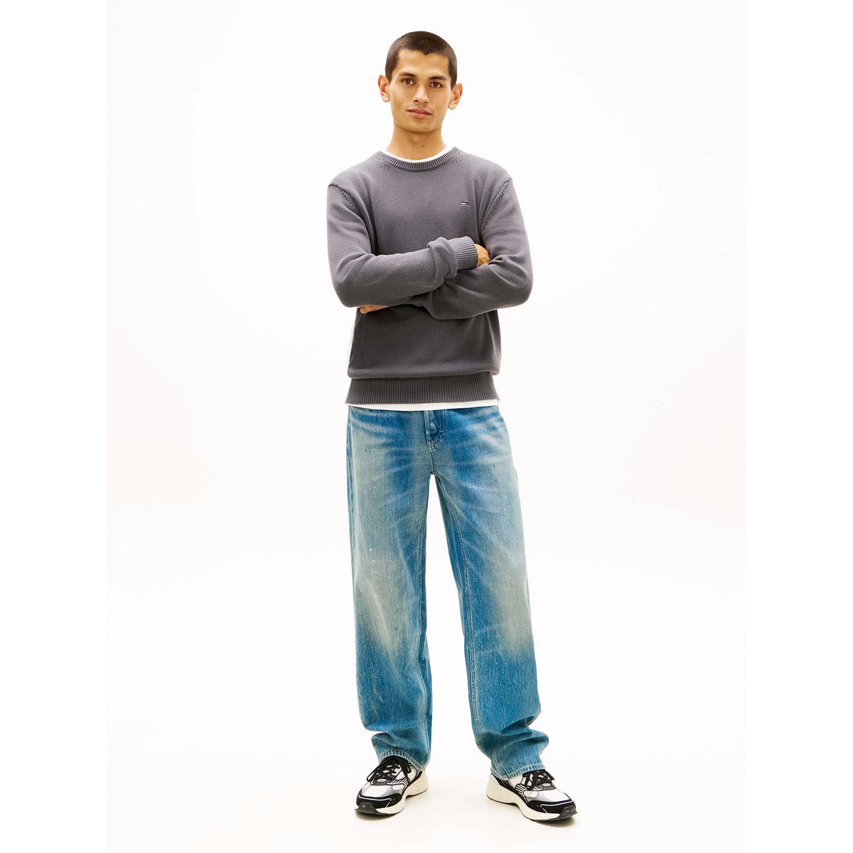 TJM_SLIM_ESS_SWEATER_DM0DM21787_PT2_Image_5
