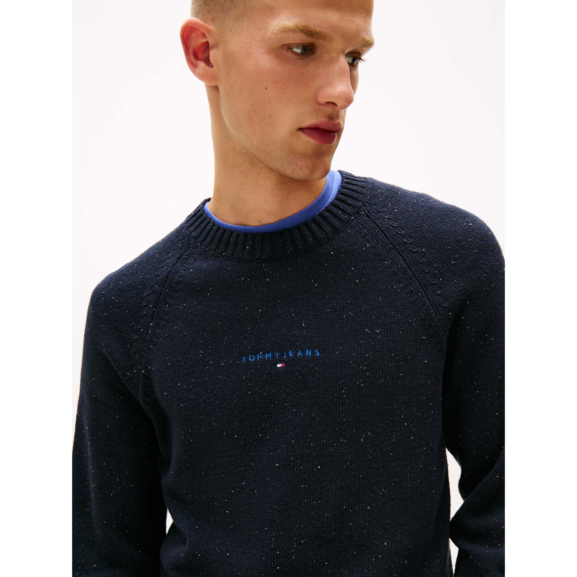 TJM_SLIM_LINEAR_RAGL_DM0DM22097_C1G_Image_4