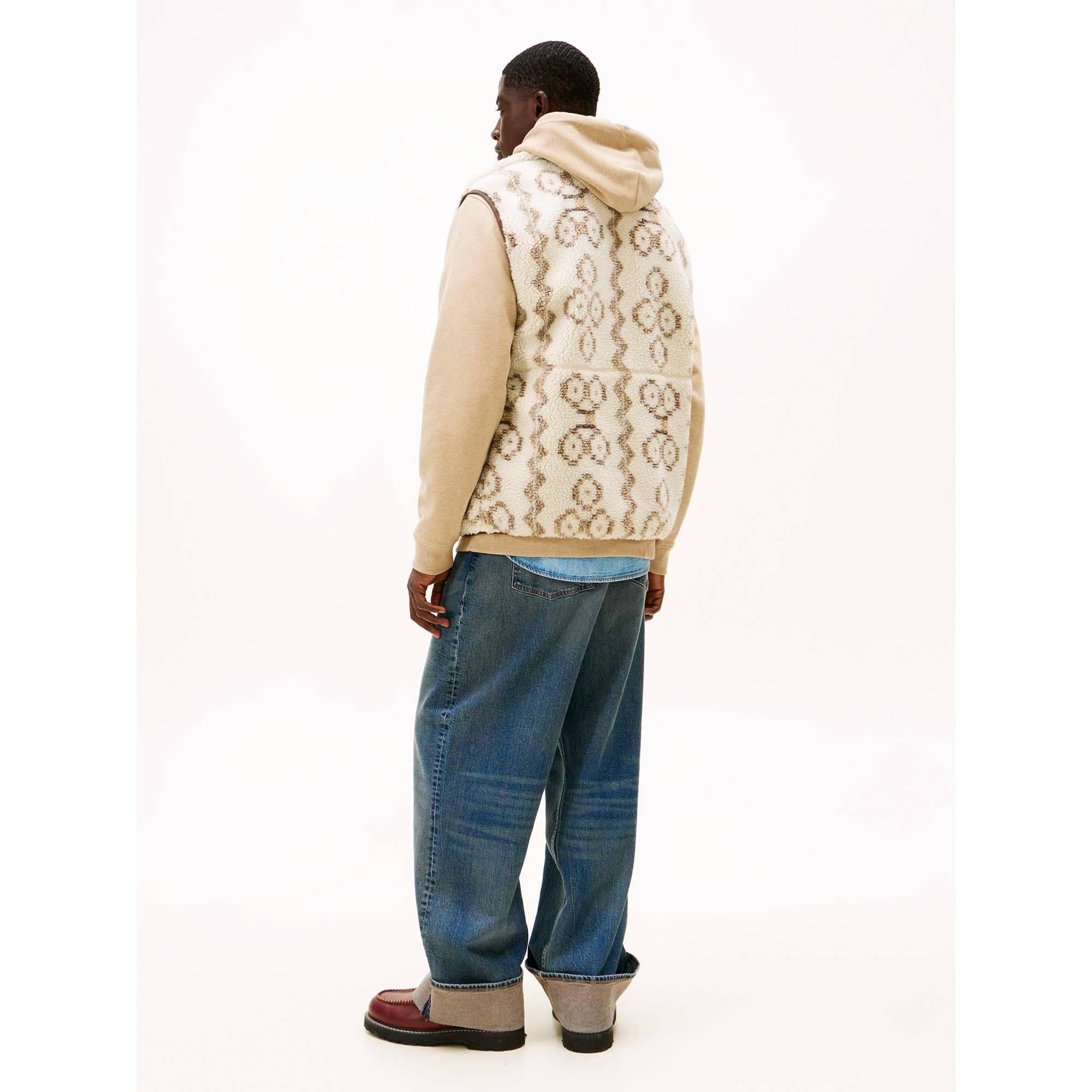 TJM_TEDDY_AOP_VEST_DM0DM22300_GW1_Image_3