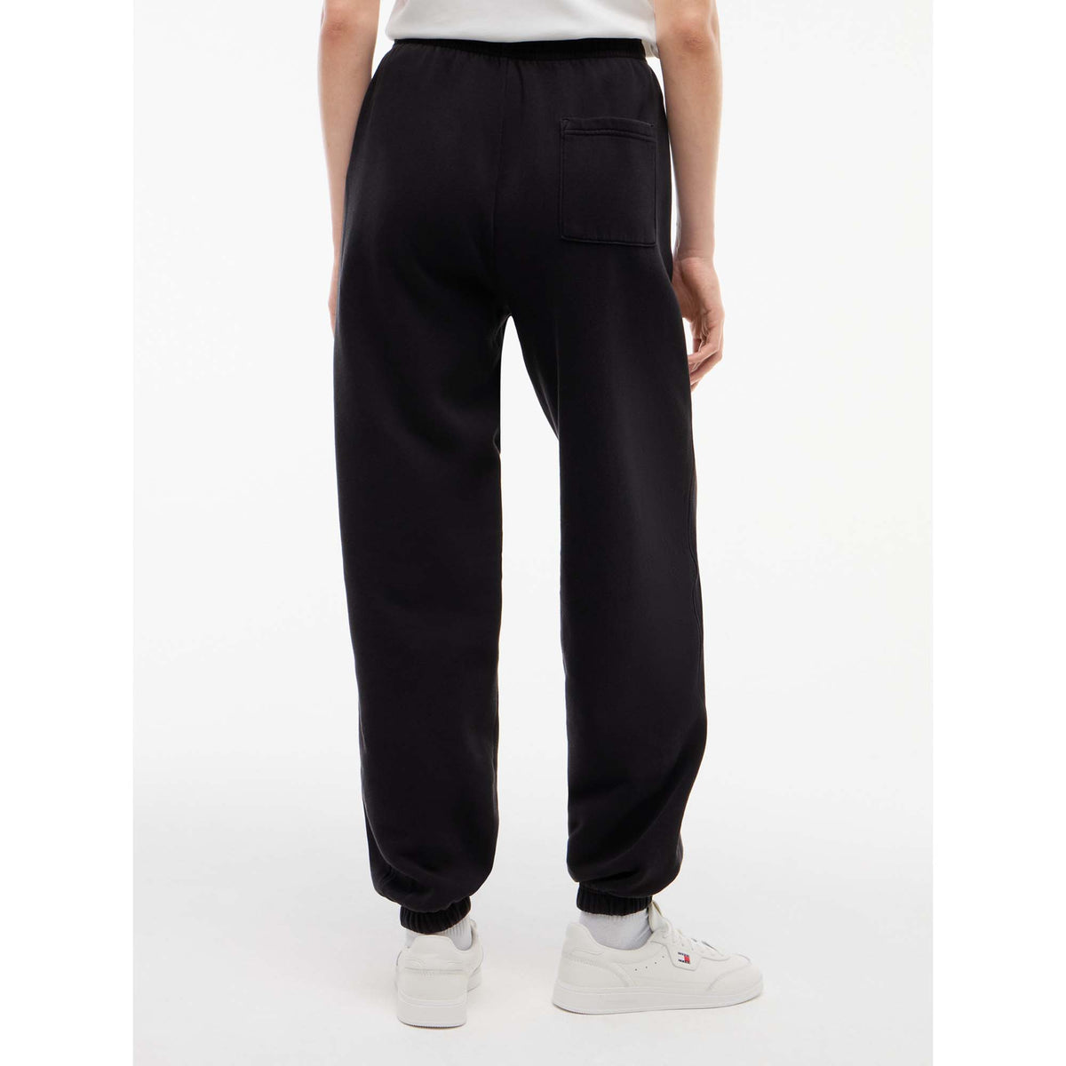 TJW_BADGE_SWEATPANTS_DW0DW23536_BDS_Image_3