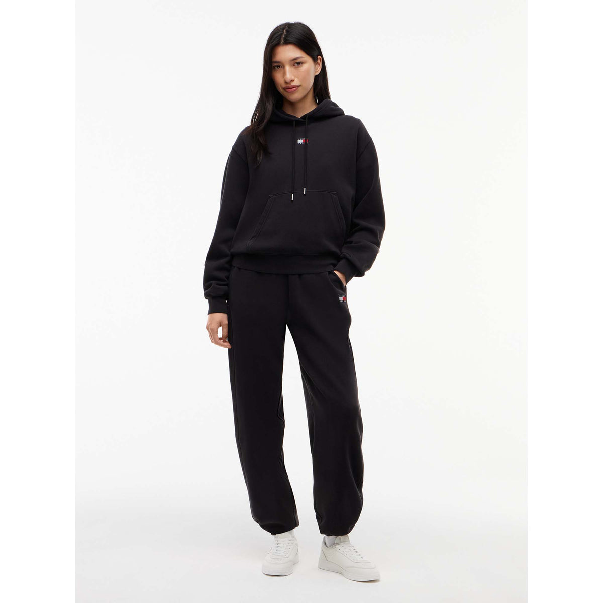 TJW_BADGE_SWEATPANTS_DW0DW23536_BDS_Image_5