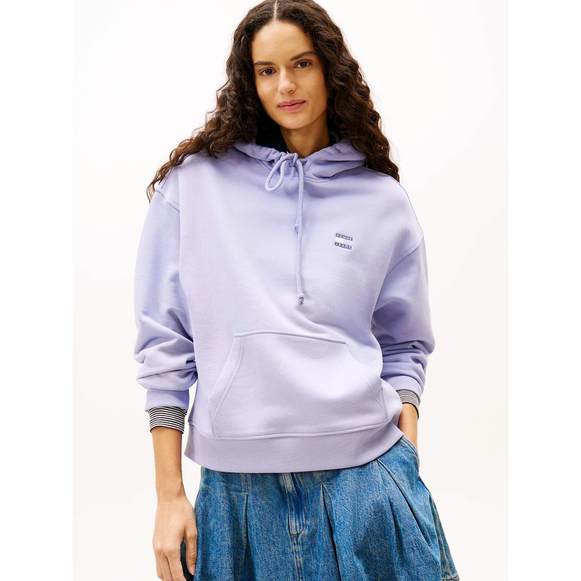 TJW_BXY_BADGE_HOODIE_DW0DW19414_C5U_Image_2
