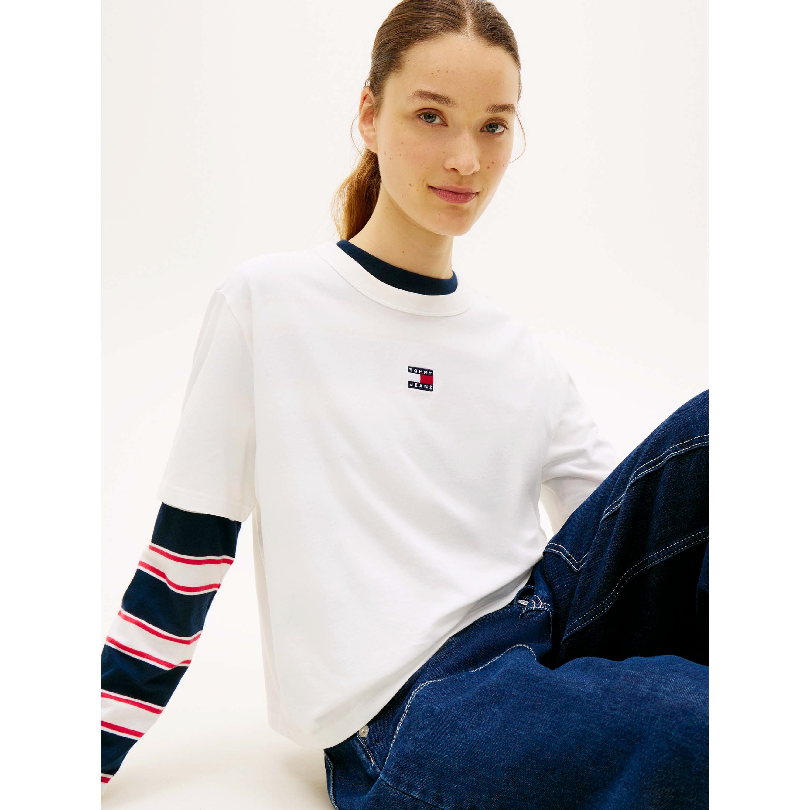 TJW_BXY_BADGE_TEE_EX_DW0DW22202_YBL_Image_4