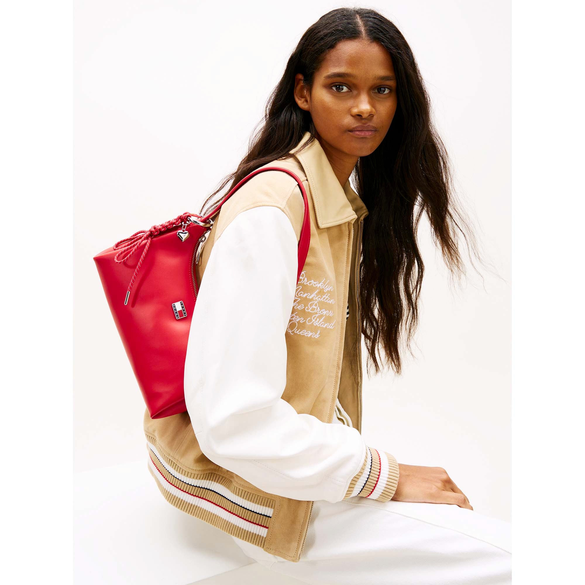TJW_CITY_CHARM_SHOULDER_BAG_AW0AW18458_XLE_Image_5