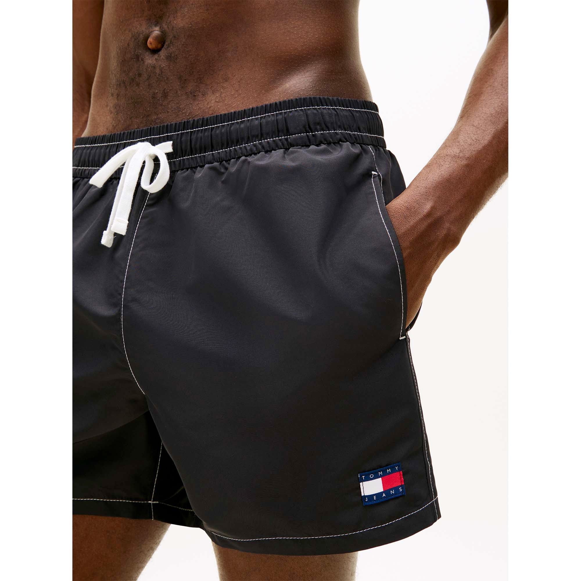 TJ_MEDIUM_DRAWSTRING_SOLID_UM0UM03852_BDS_Image_4