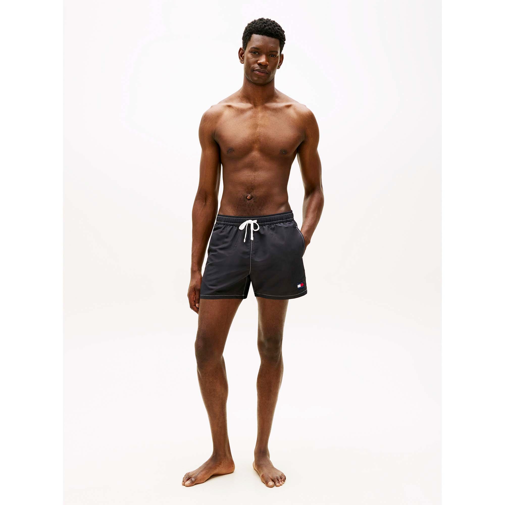 TJ_MEDIUM_DRAWSTRING_SOLID_UM0UM03852_BDS_Image_5