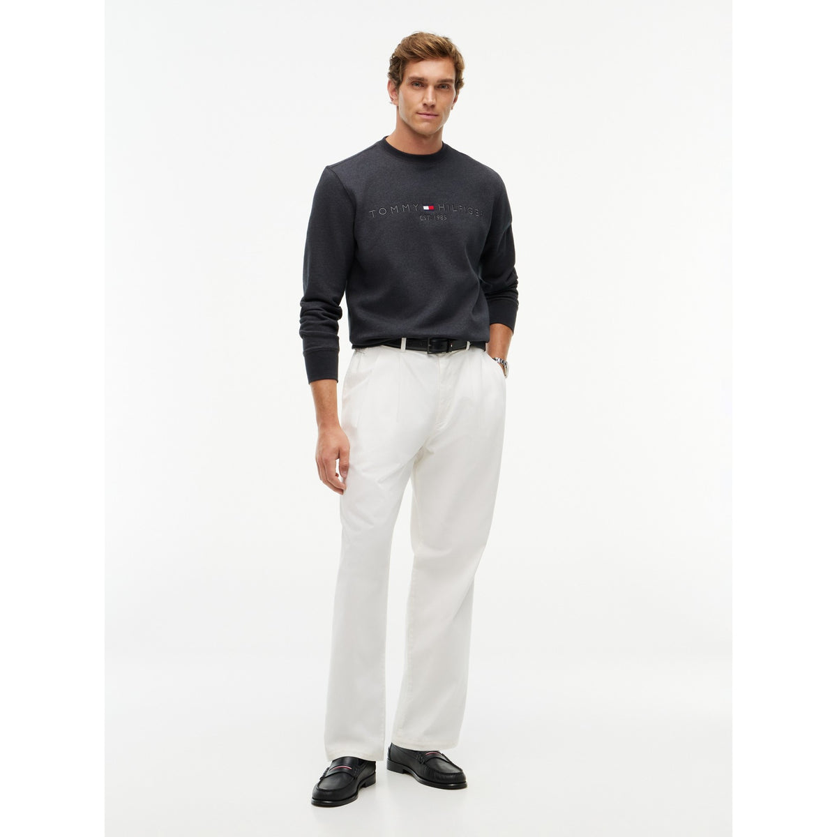 TOMMY_LOGO_SWEATSHIR_MW0MW11596_P4E_Image_5