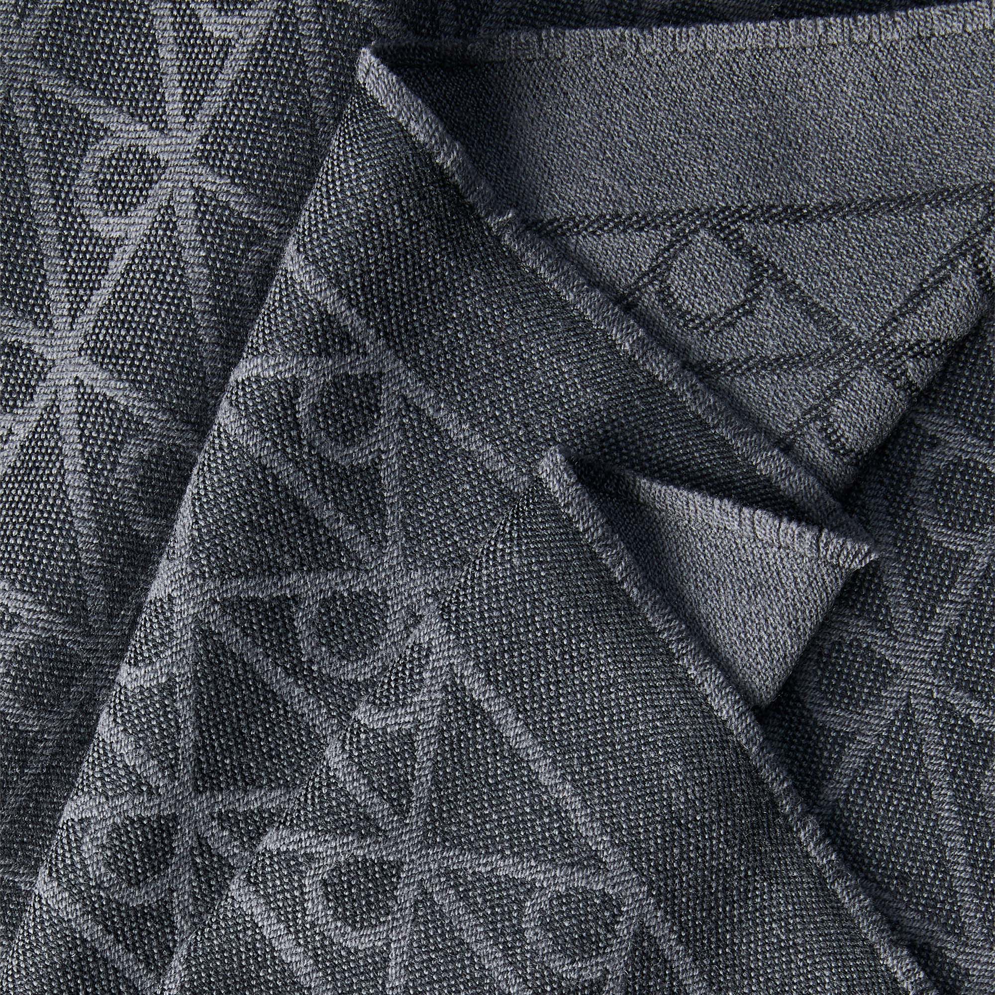 TONAL_AOP_WOOL_LW_SCARF_LV04D8064G_UB1_Image_3