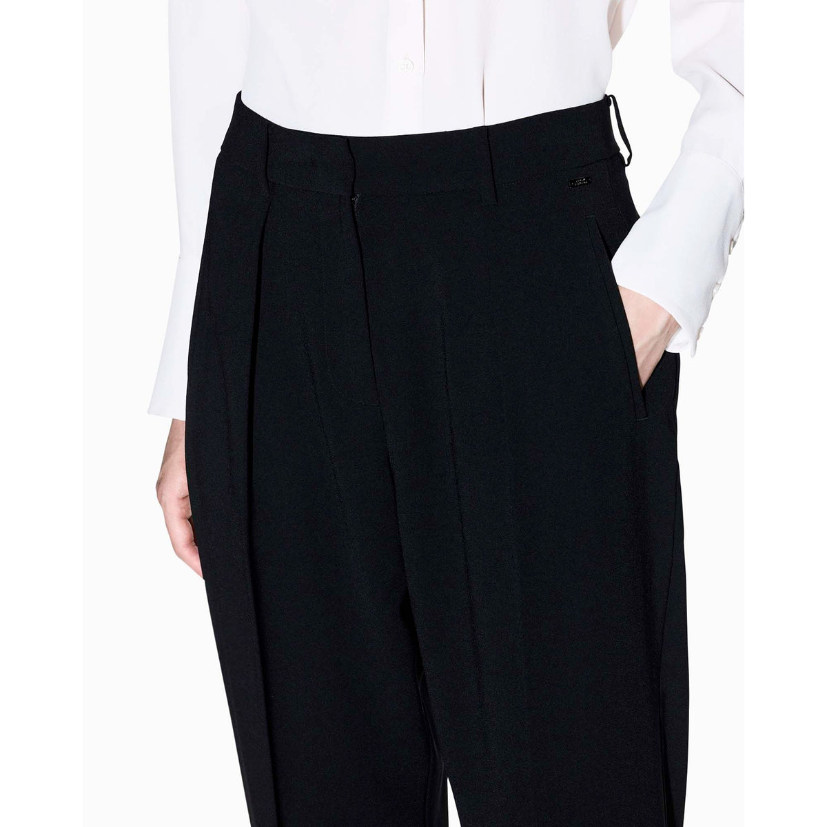 TROUSER_XW000664AF10872_UC001_Image_4