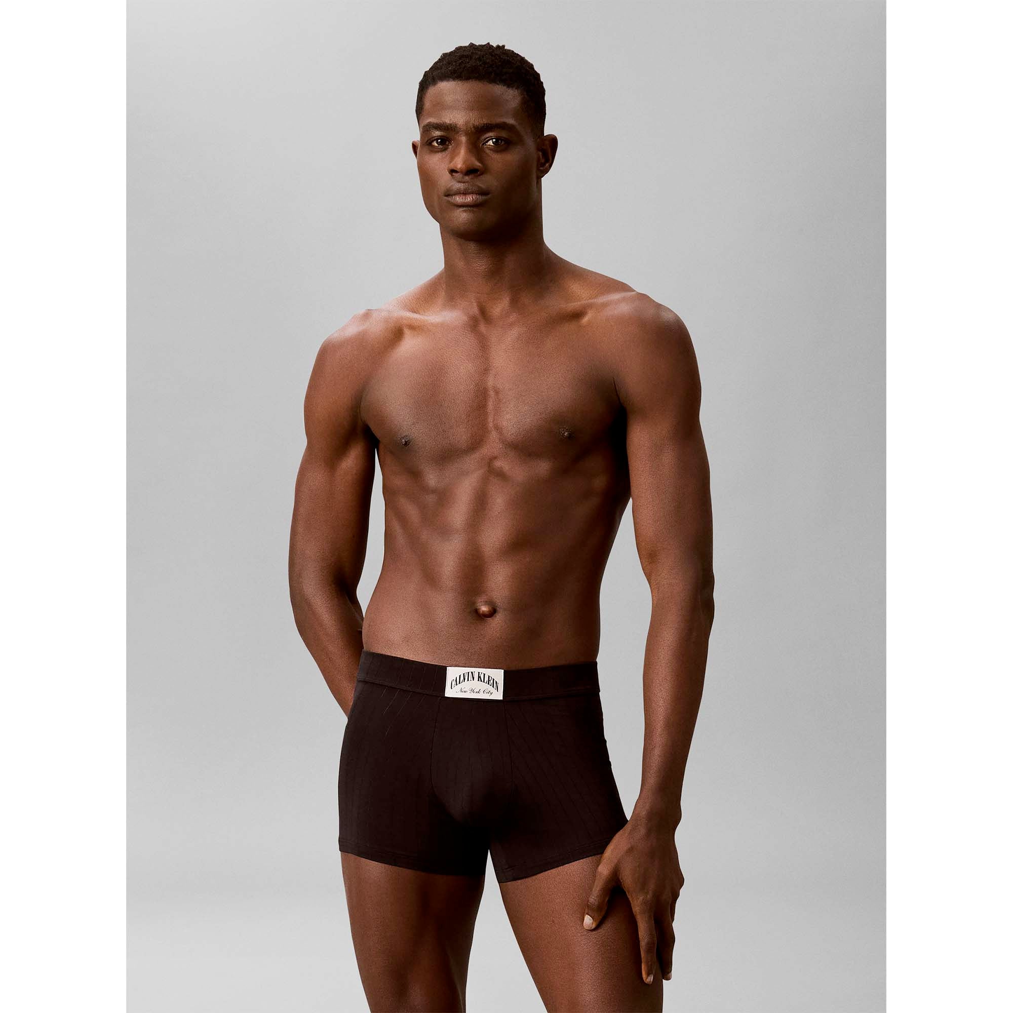 TRUNK_LV00NB4504_UB1_Image_2