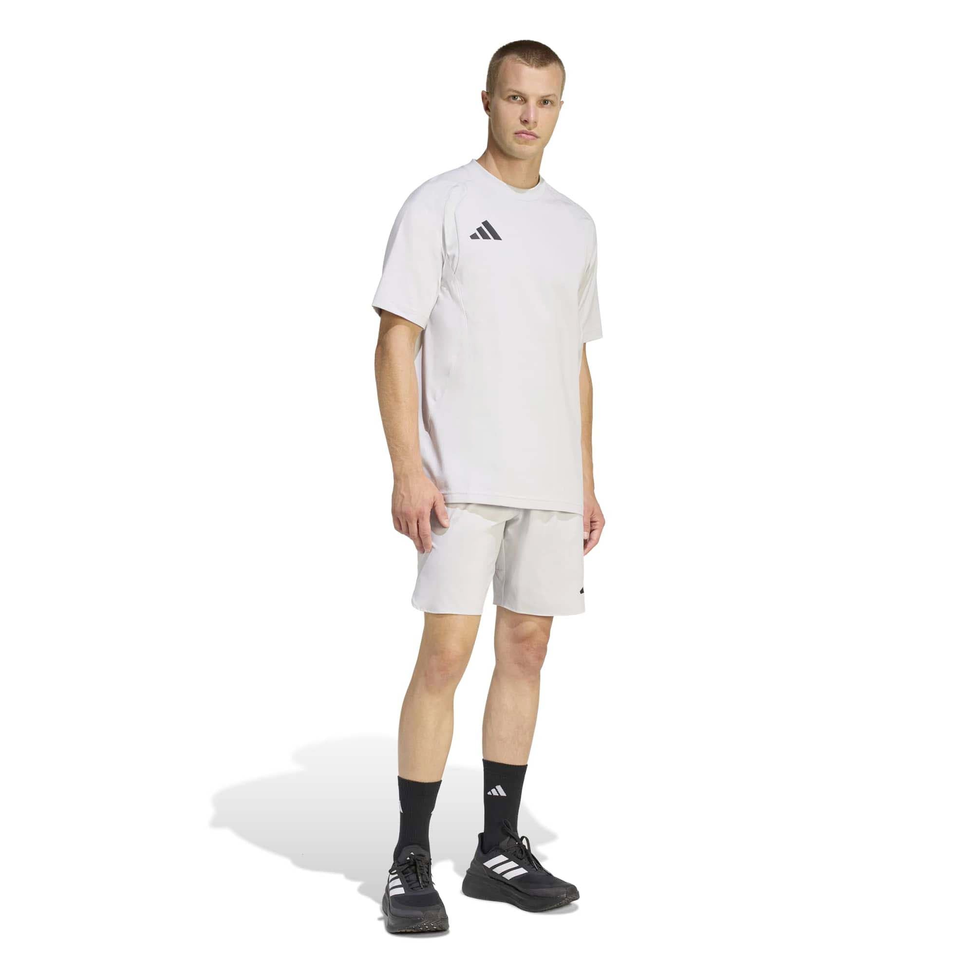 TT_SHORTS_KE8369_TMLGGRB_Image_6
