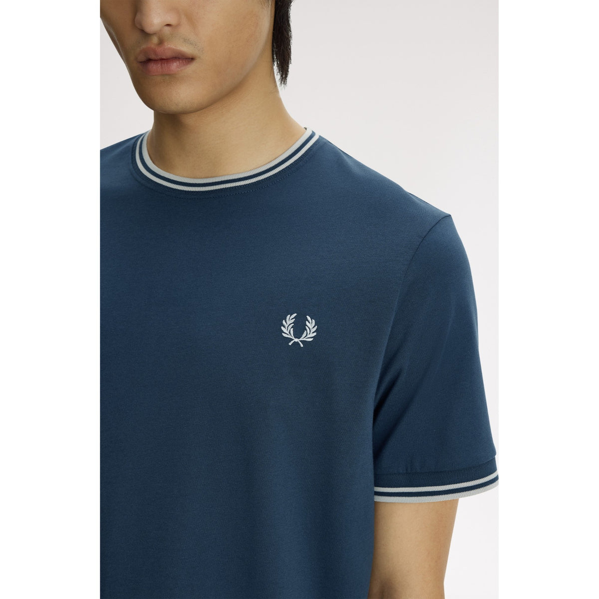 TWIN_TIPPED_T-SHIRT_M1588_80D_Image_4