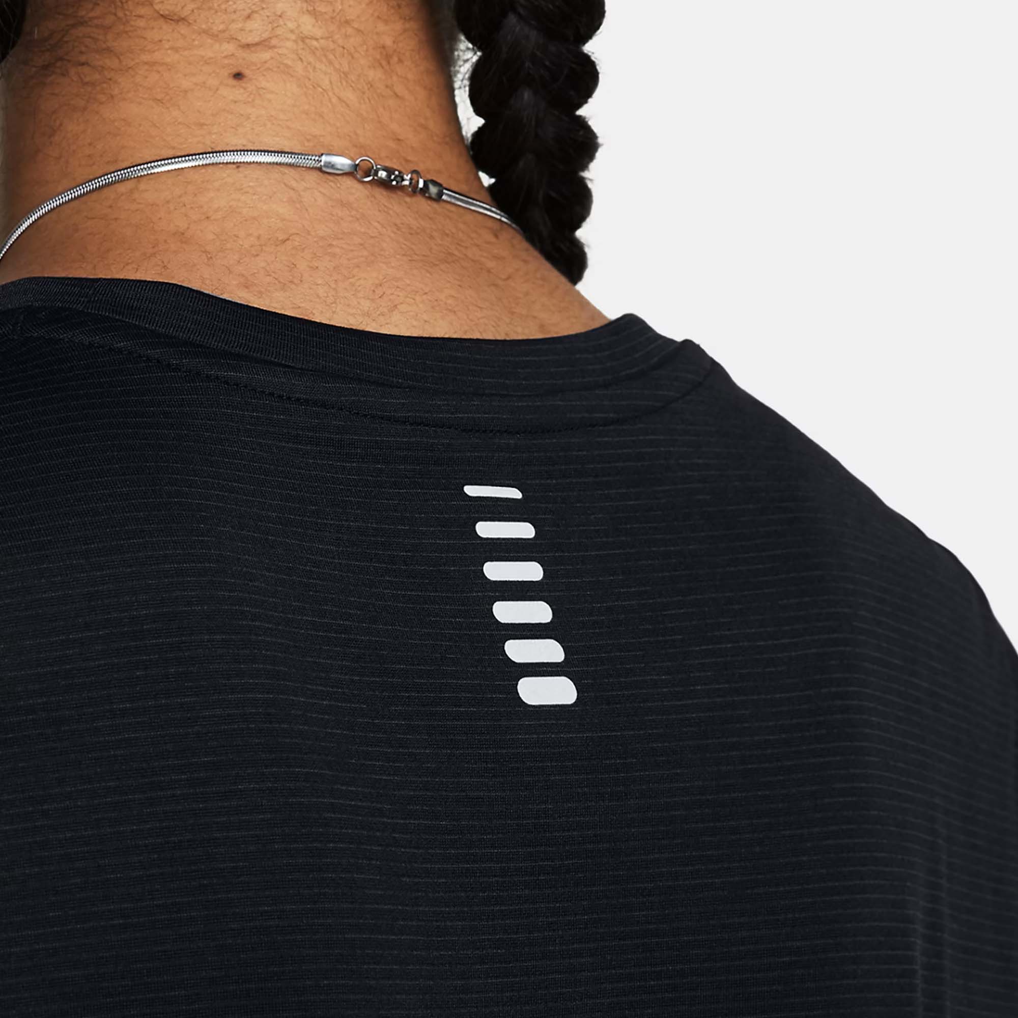 UA_LAUNCH_SHORTSLEEVE_771382434_001_Image_4