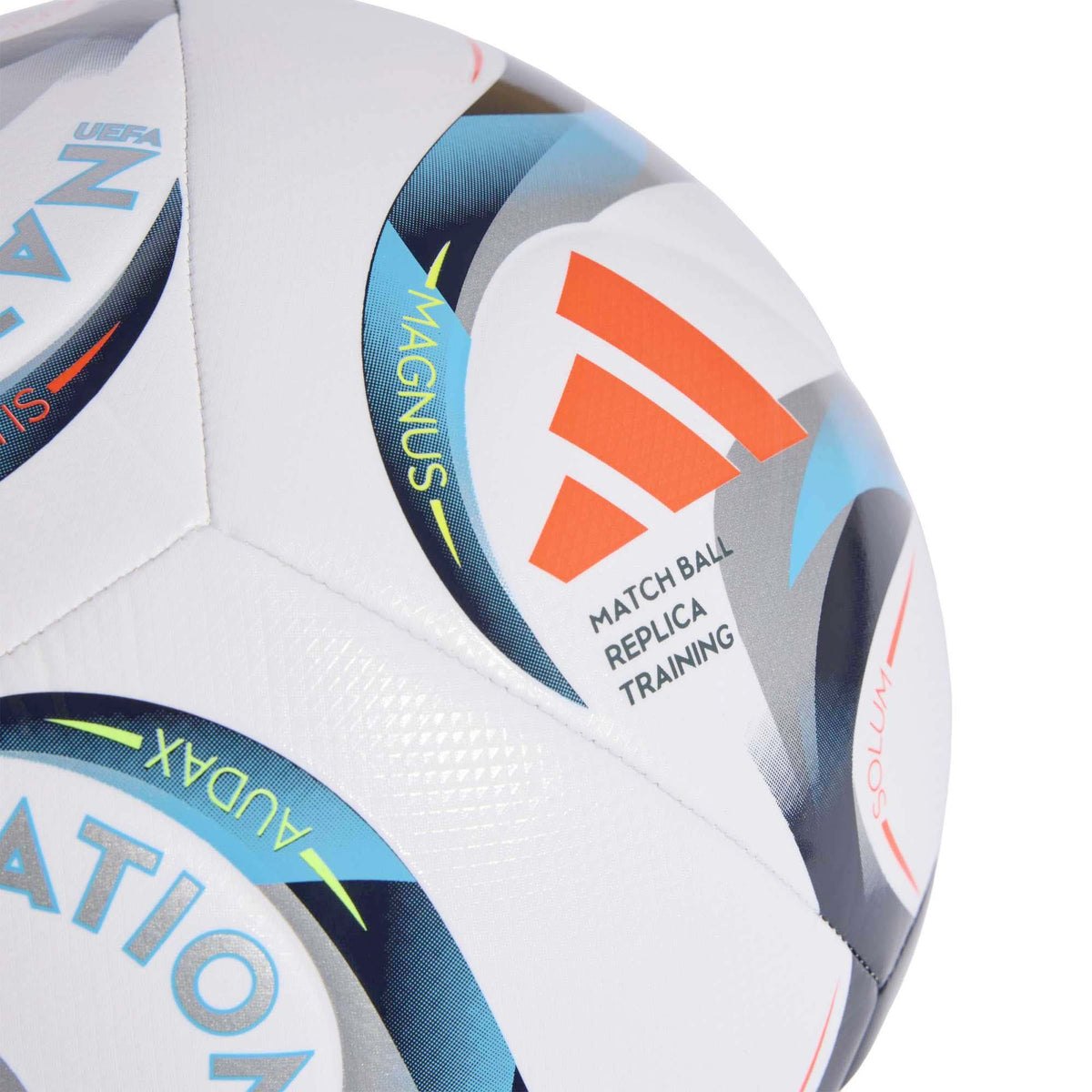 UEFA_NL_TRN_KE7536_WHITELE_Image_3