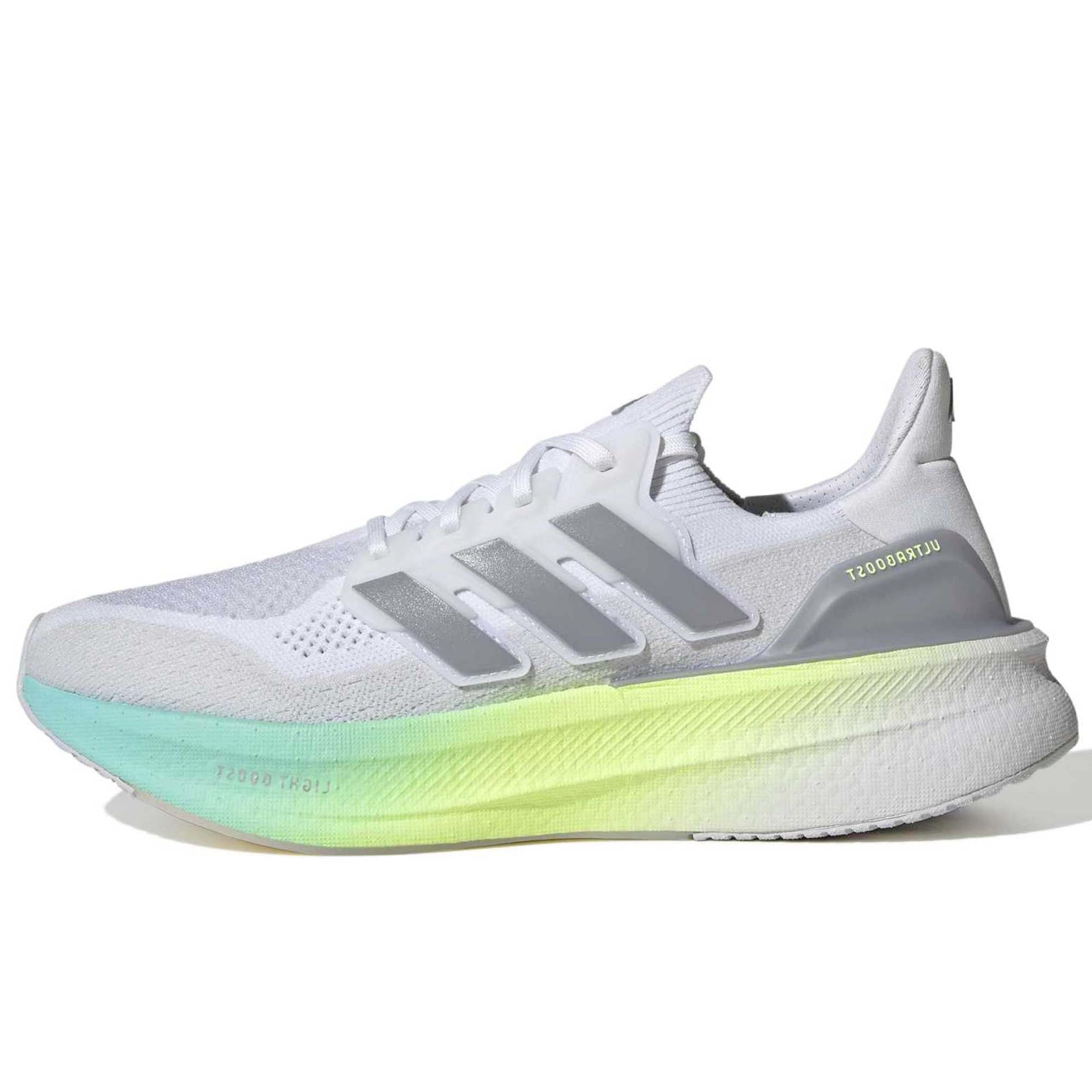 ULTRABOOST_5_KJ3584_FTWWHTH_Image_1