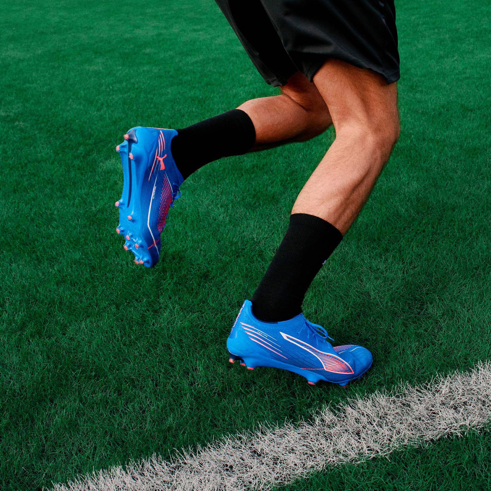 ULTRA_6_ULTIMATE_FG_108557_01_Image_7