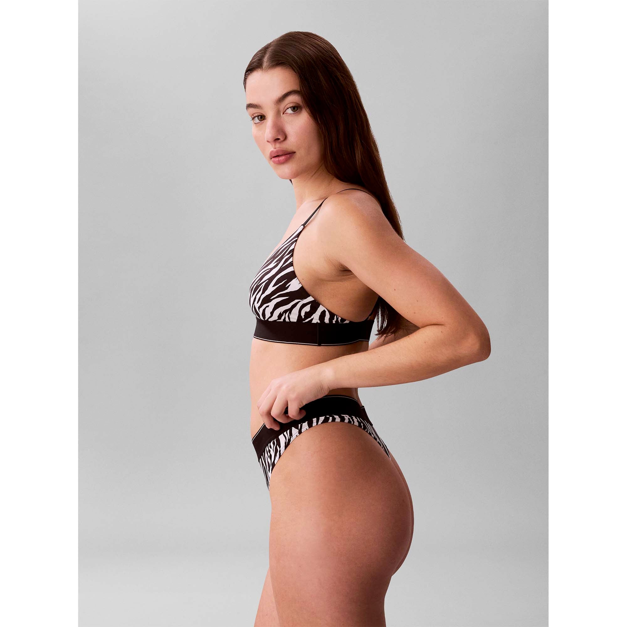 UNLINED_BRALETTE_LV00QF8814_Y3D_Image_3