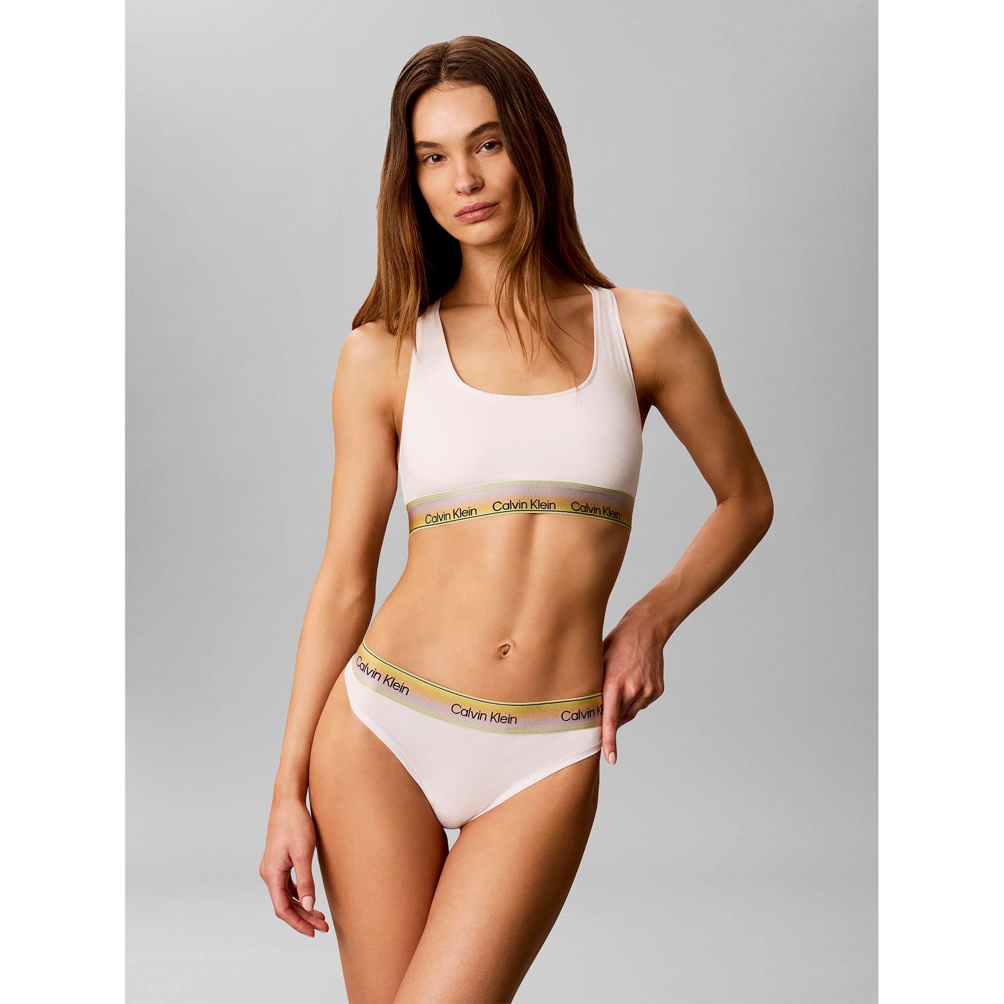 UNLINED_BRALETTE_LV00QF8857_100_Image_2