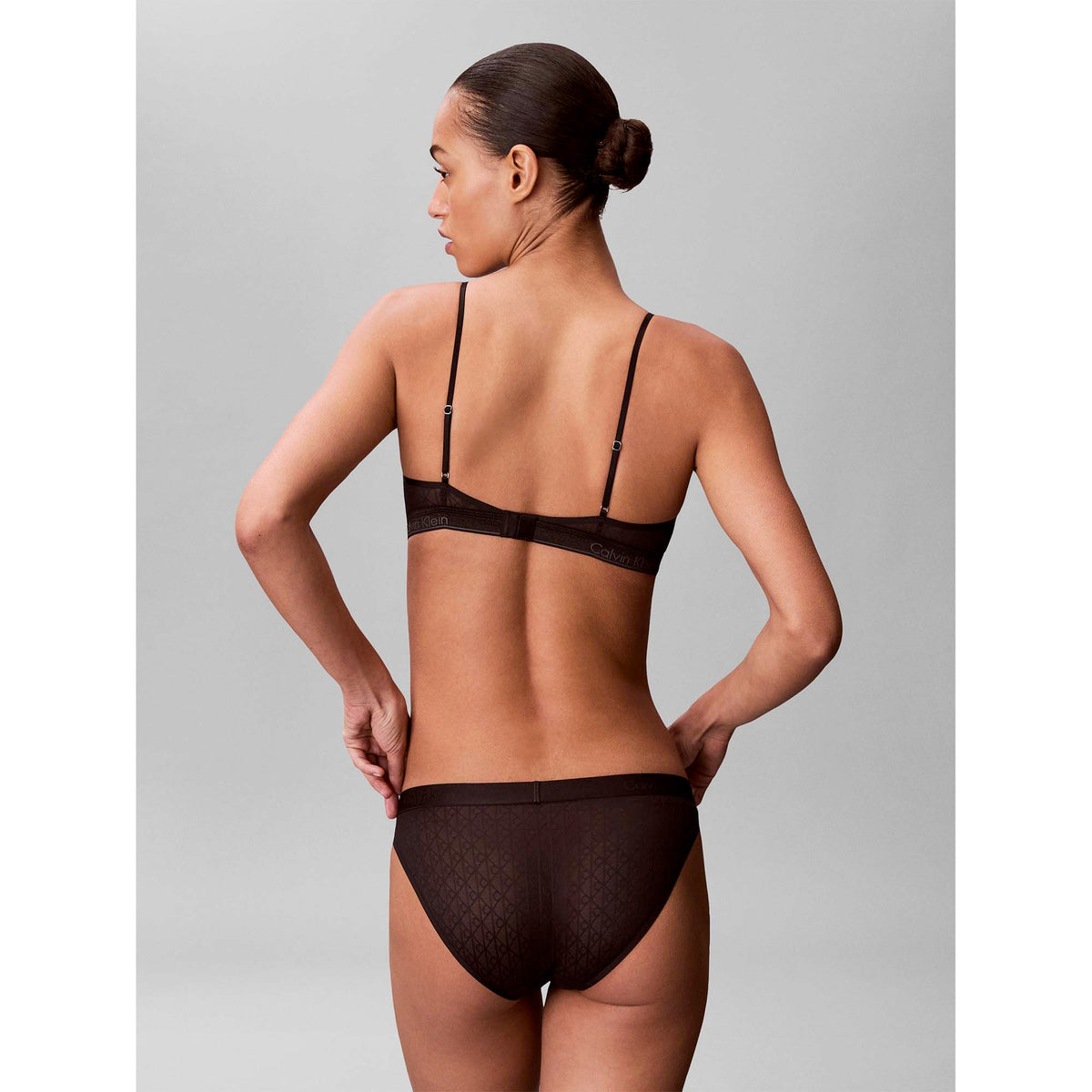 UNLINED_BRALETTE_LV00QF8871_UB1_Image_3
