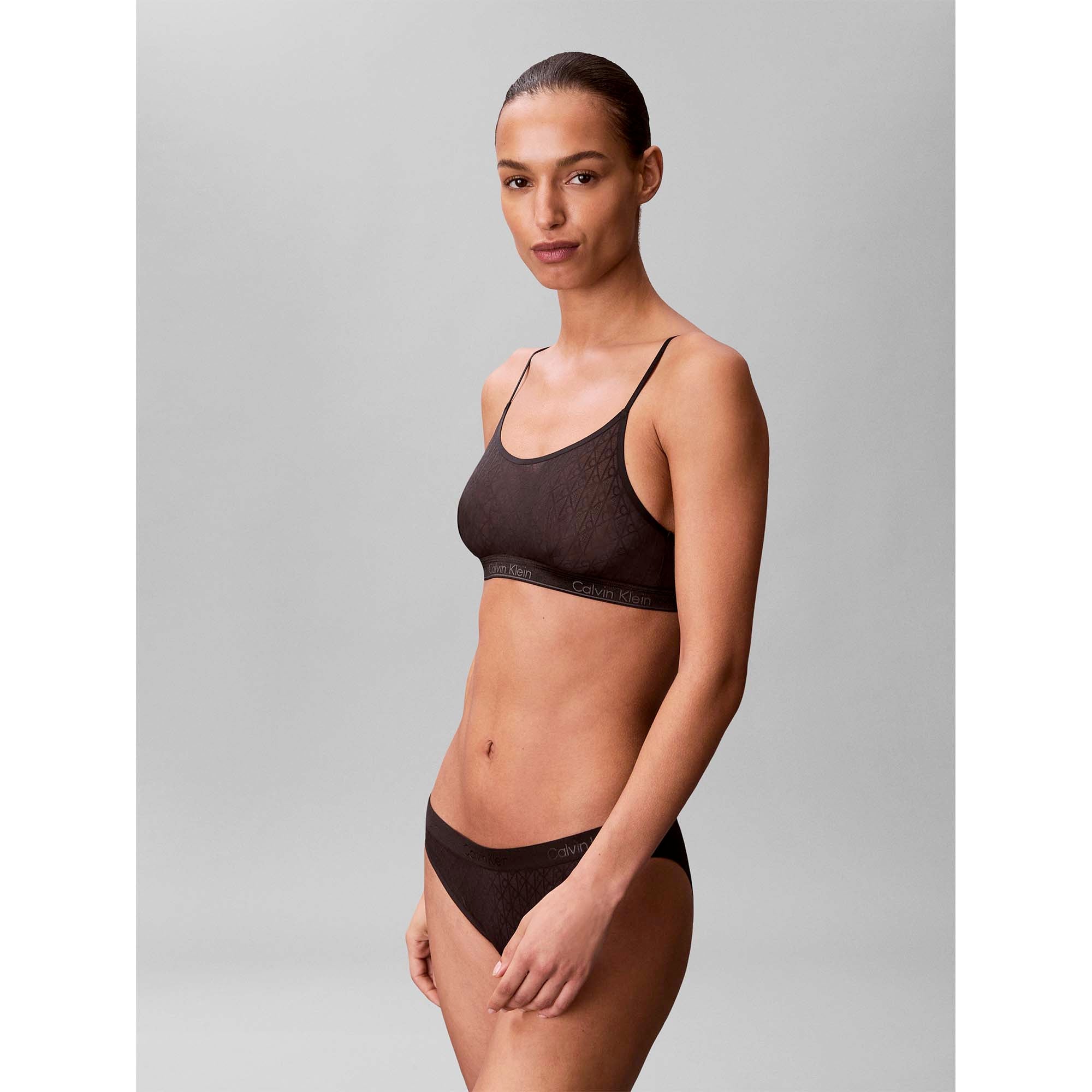 UNLINED_BRALETTE_LV00QF8871_UB1_Image_5