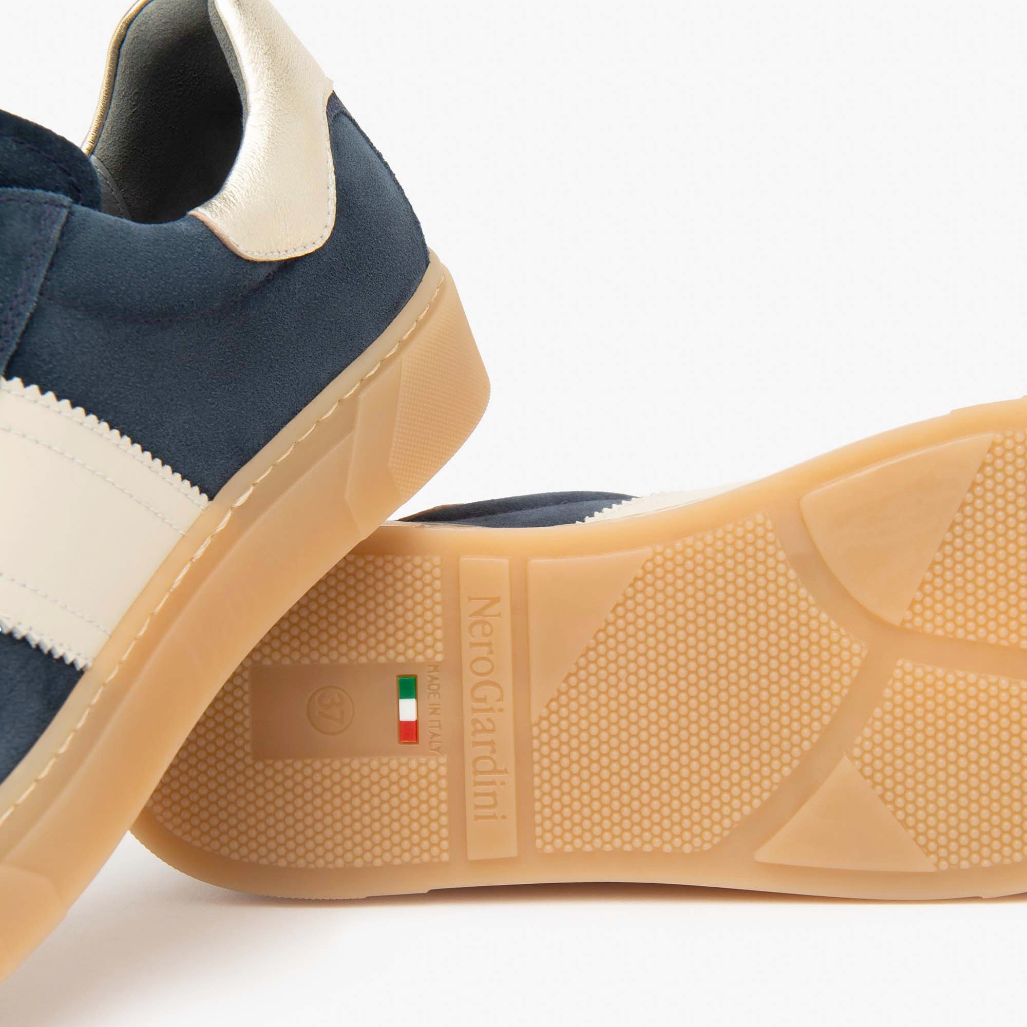 VELOUR_225_VELVET_MILK_1039_ETOILE_MIELE_TR_MALAGA_I514150D_207_Image_4